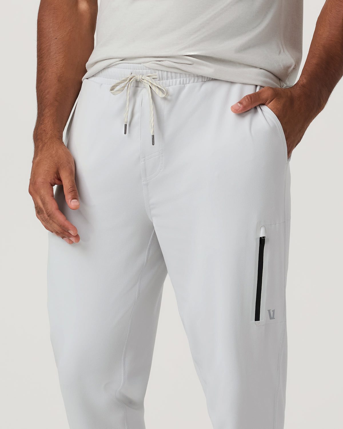 Men Vuori Sunday Performance Jogger 28" Men's Frost Grey Joggers