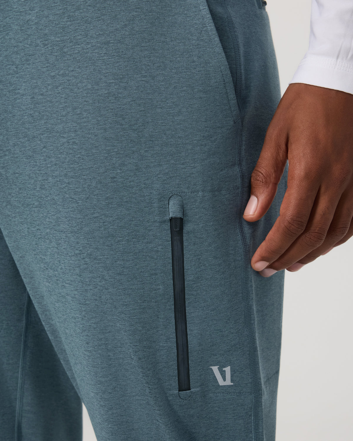 Men Vuori Sunday Performance Jogger 28" Blue Sea Heather Joggers