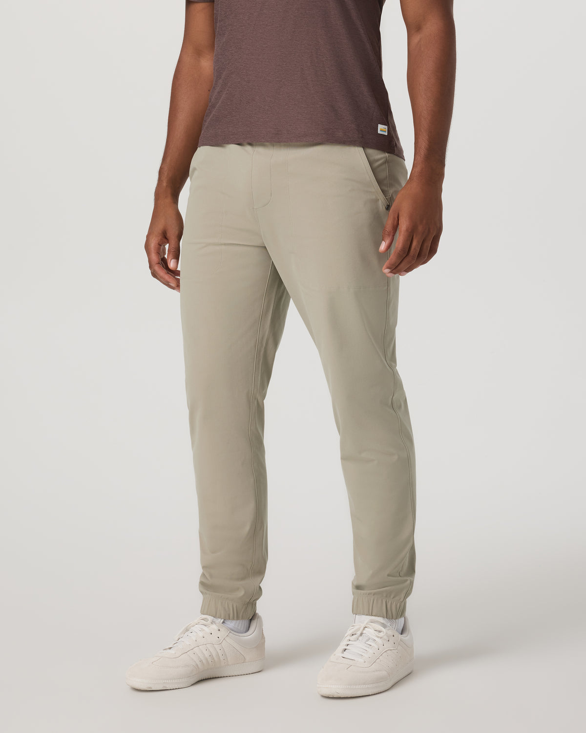 Men Vuori Meta Jogger 30" Men's Truffle Performance Knit Joggers