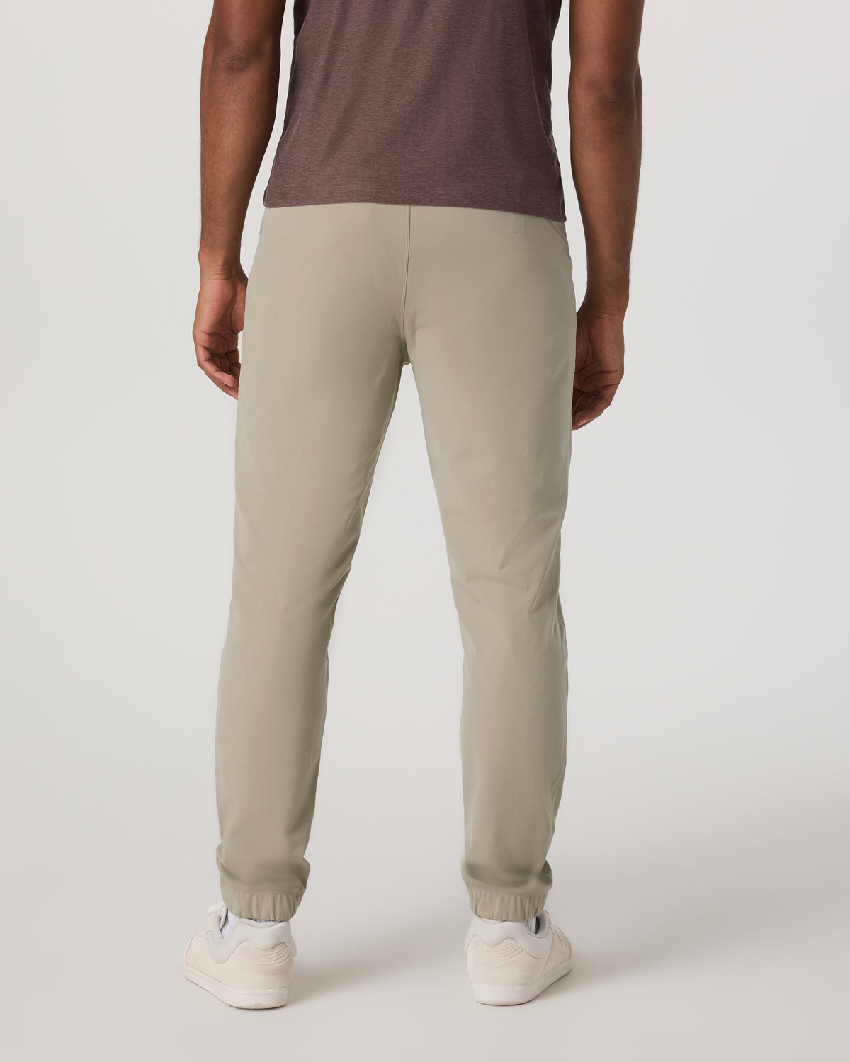 Men Vuori Meta Jogger 30" Men's Truffle Performance Knit Joggers