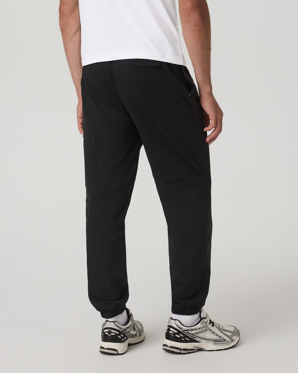 Men Vuori Men's Coronado Mixed Media Sweatpant 28" Black Heather