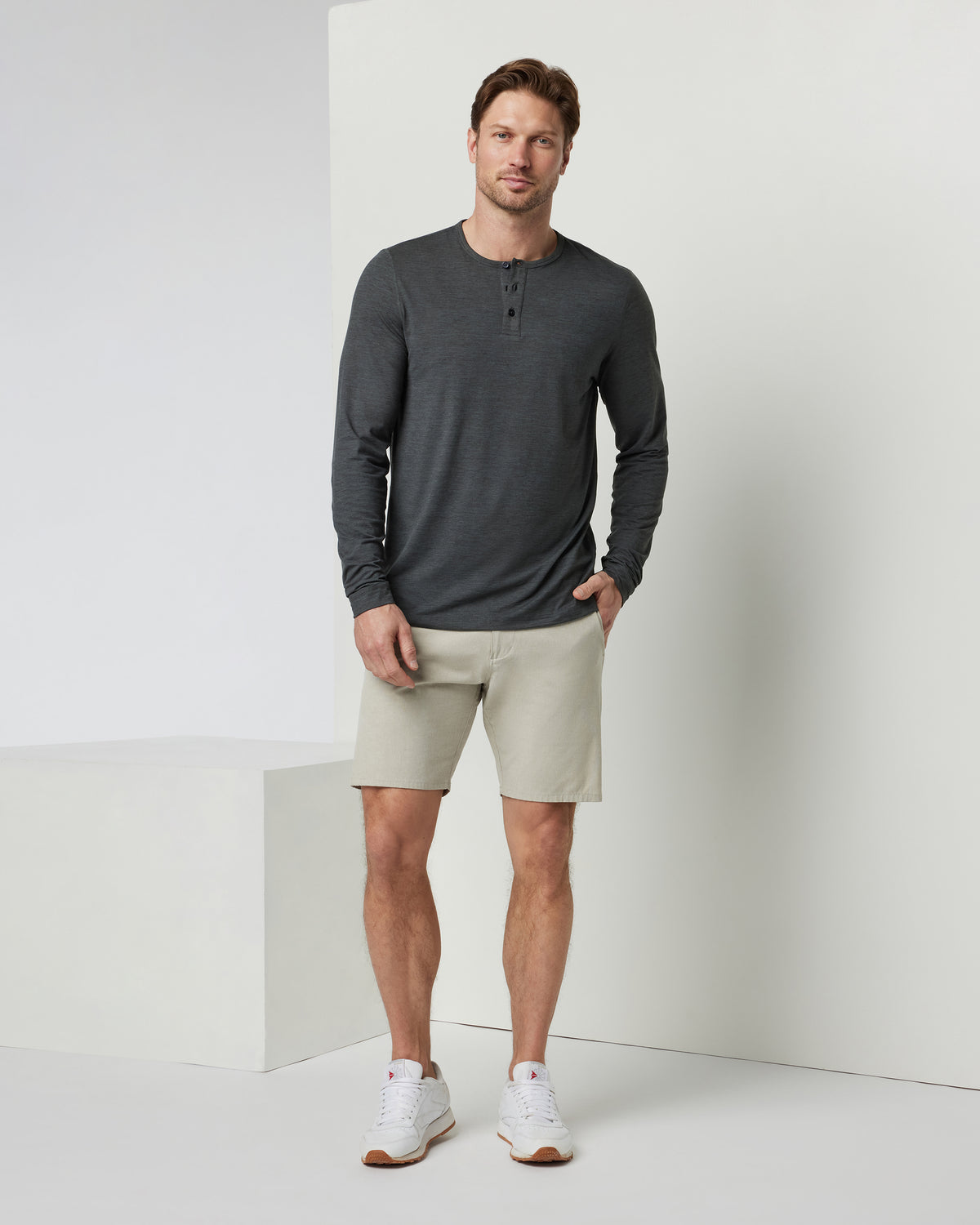 Men Vuori Aim Short Khaki Short for Men Clothing