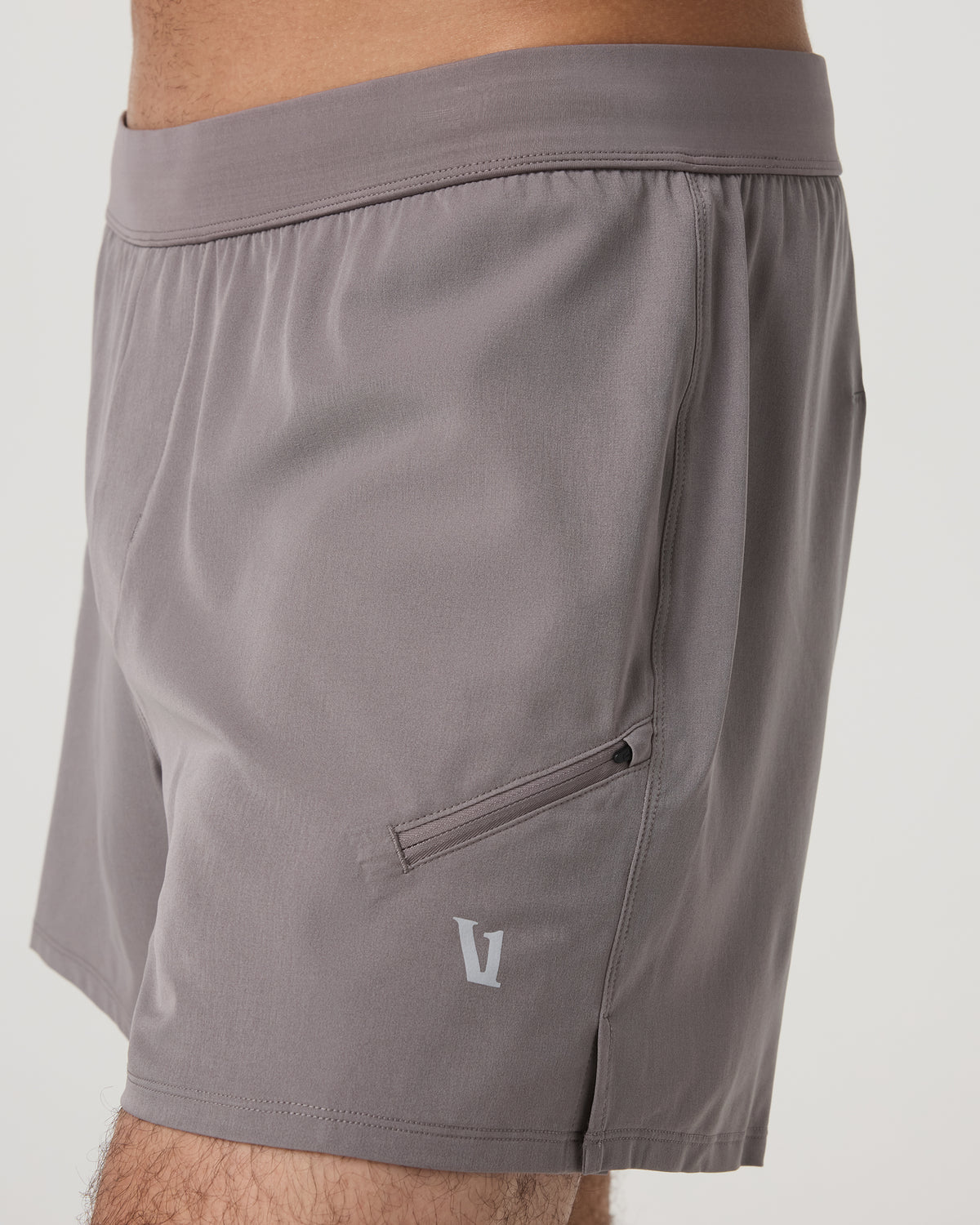 Men Vuori Qualify Short Lined 5" Men's Smokey Grey Athletic Shorts