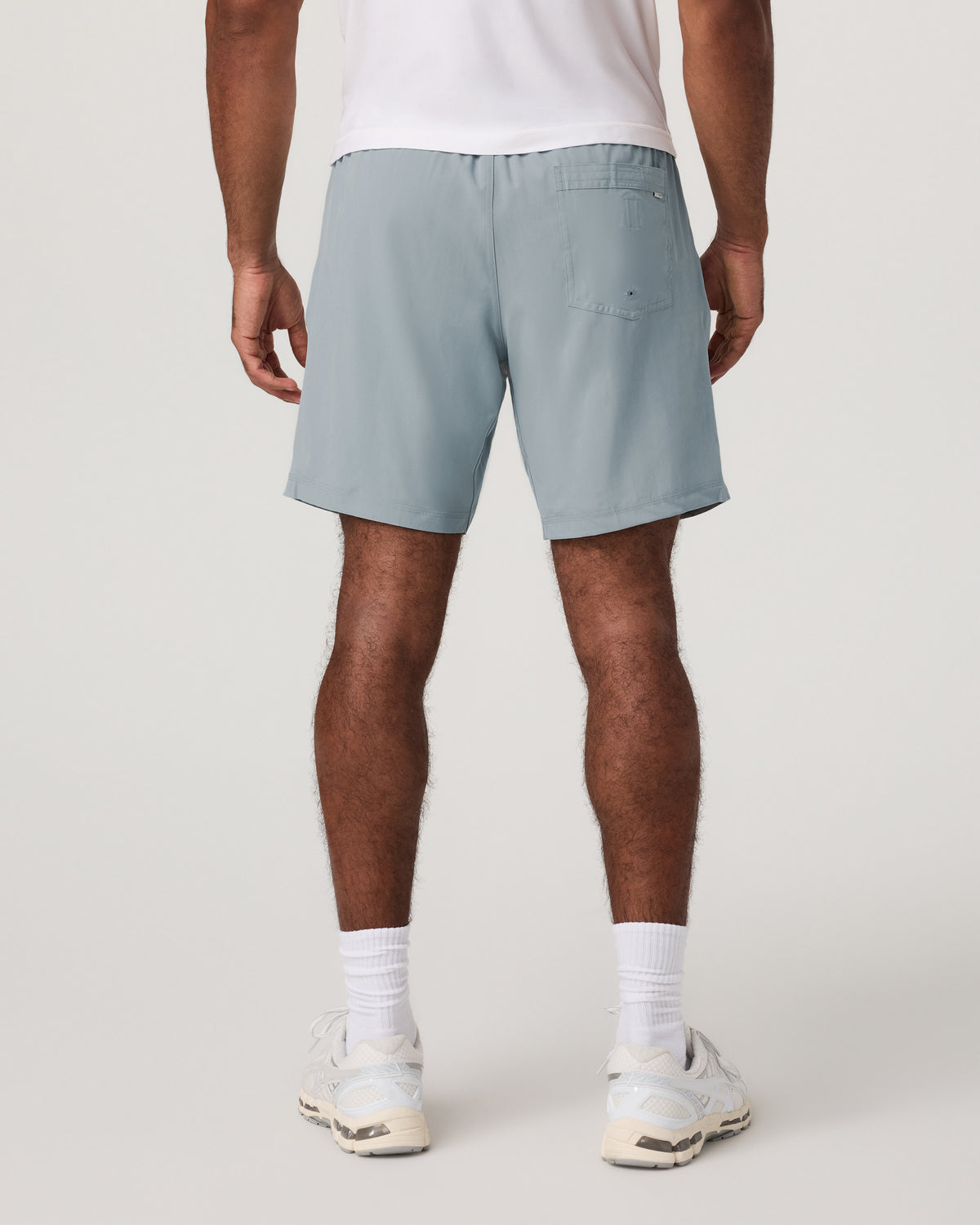 Men Vuori Kore Short Lined 7" Light Cloud