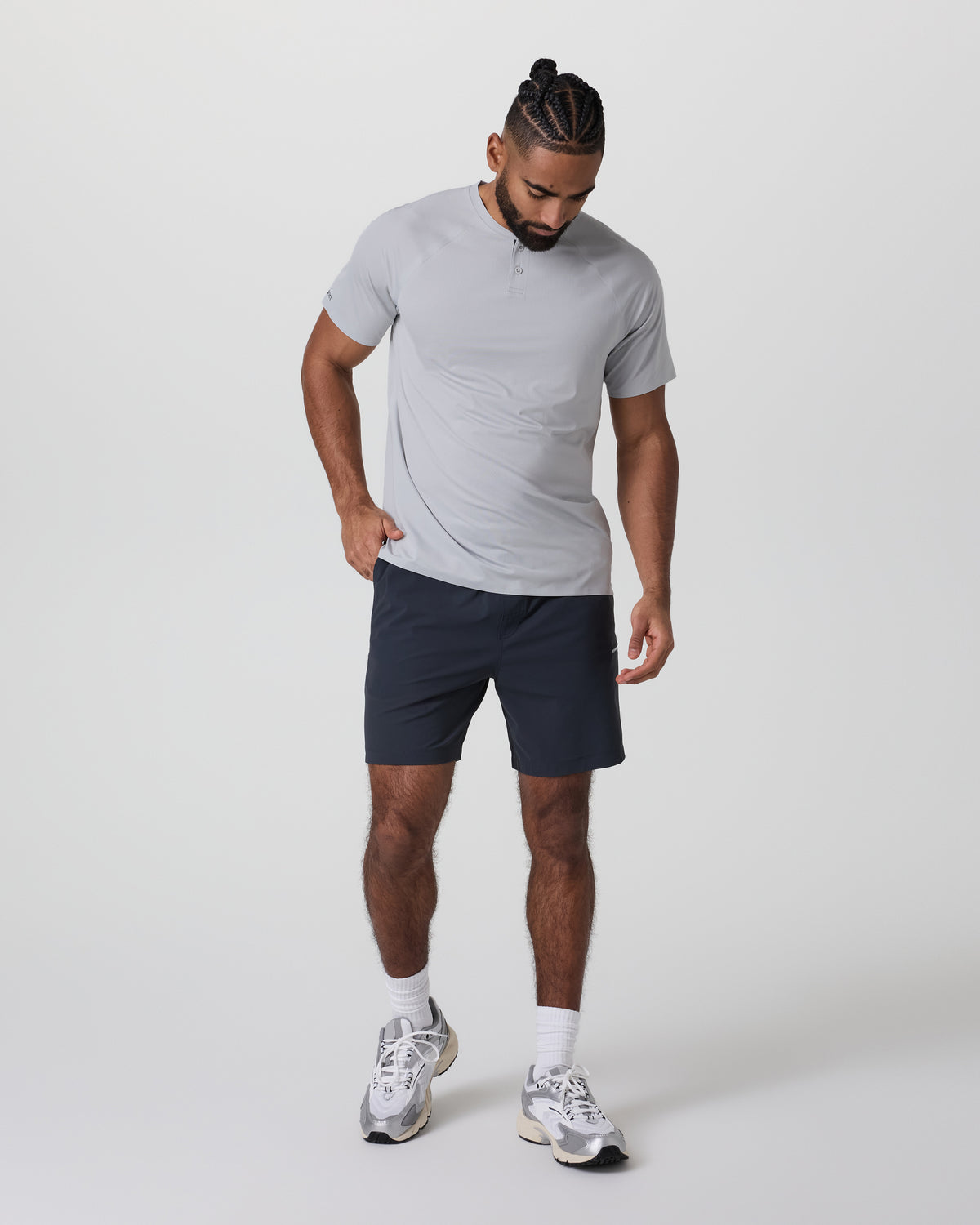 Men Vuori Fleet Sport Short Unlined Classic Fit 7" Navy