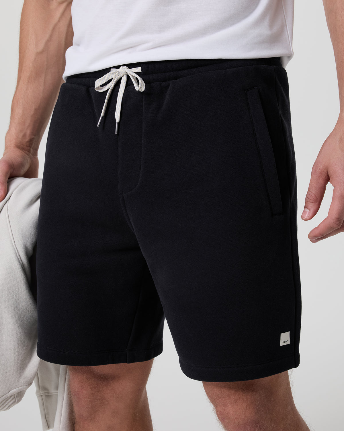 Men Vuori Seaside Short Classic Fit 8" Black