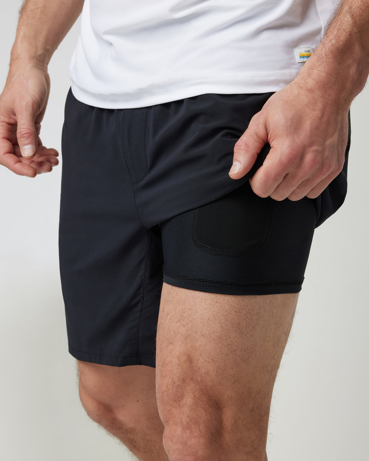Men Vuori Kore Elevate Short Lined 7" Men's Black Shorts with Zip Pockets