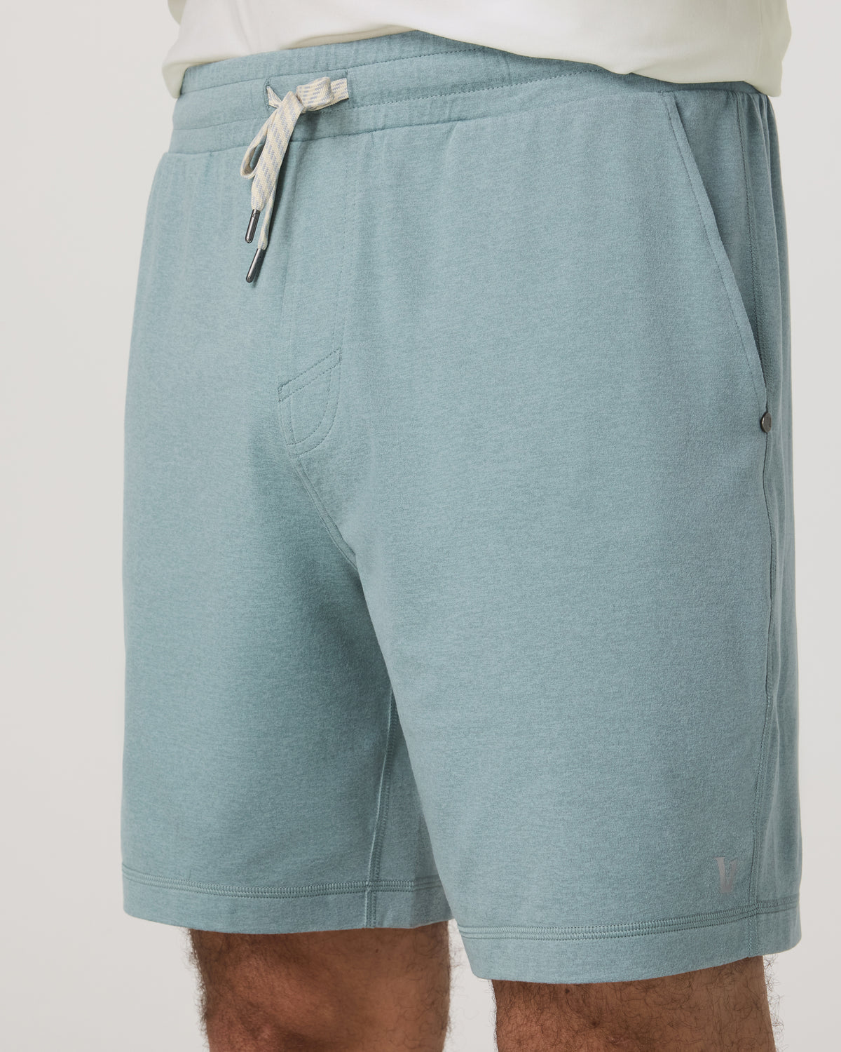 Men Vuori Men's Ponto Performance Short 7" Misty Blue Heather