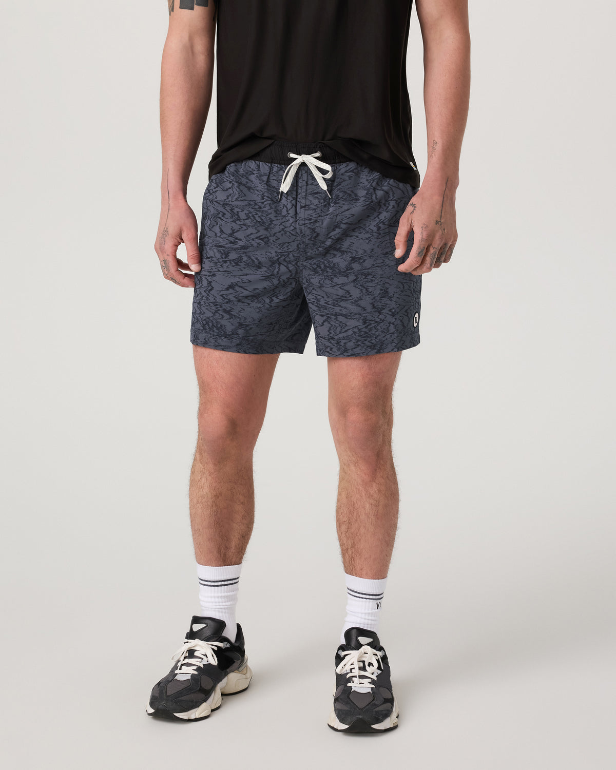 Men Vuori Kore Short Lined 5" Men's Moonlight Sand Shorts