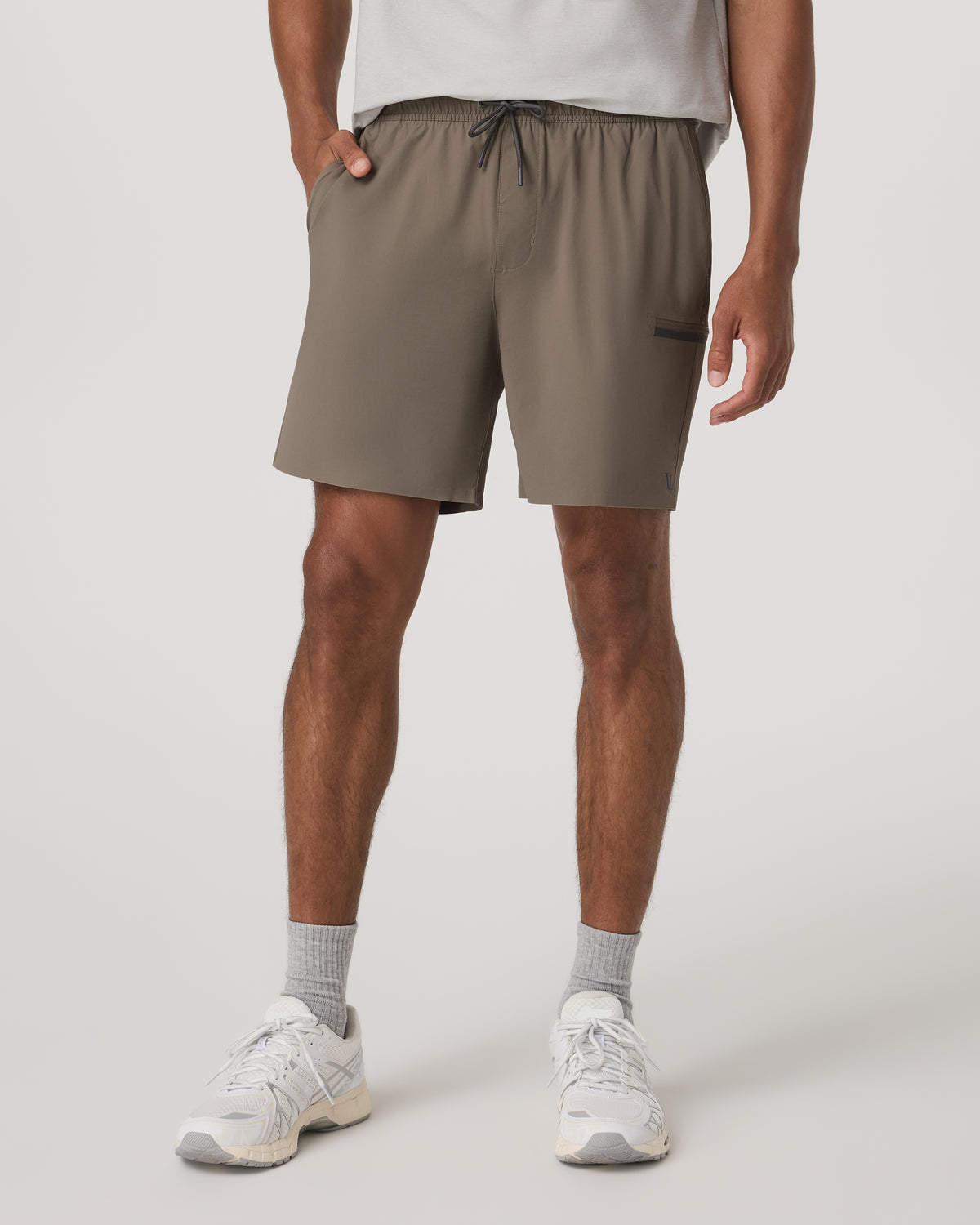 Men Vuori Grafton Short Unlined 7" Men's Training Shorts in Bark