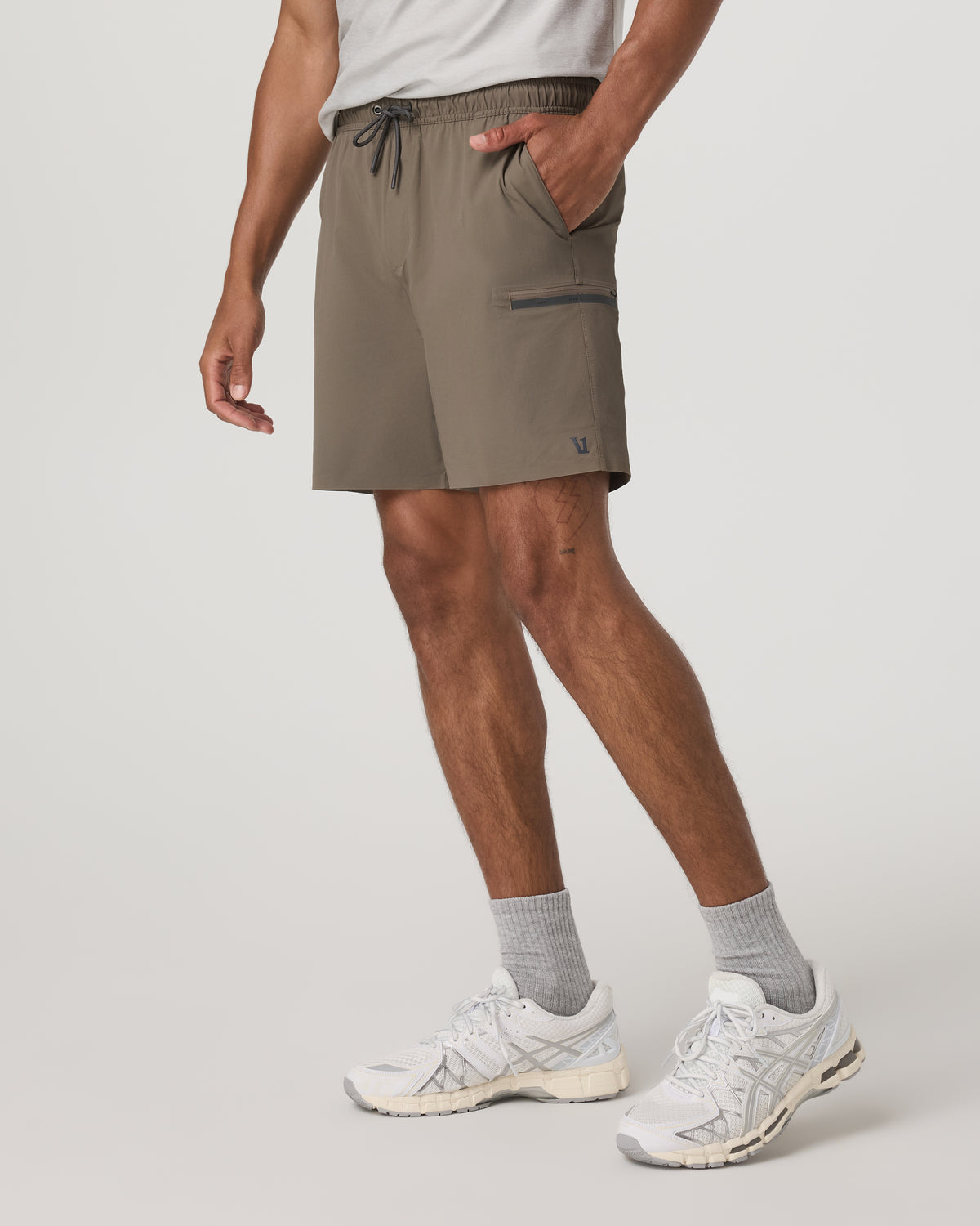 Men Vuori Grafton Short Unlined 7" Men's Training Shorts in Bark