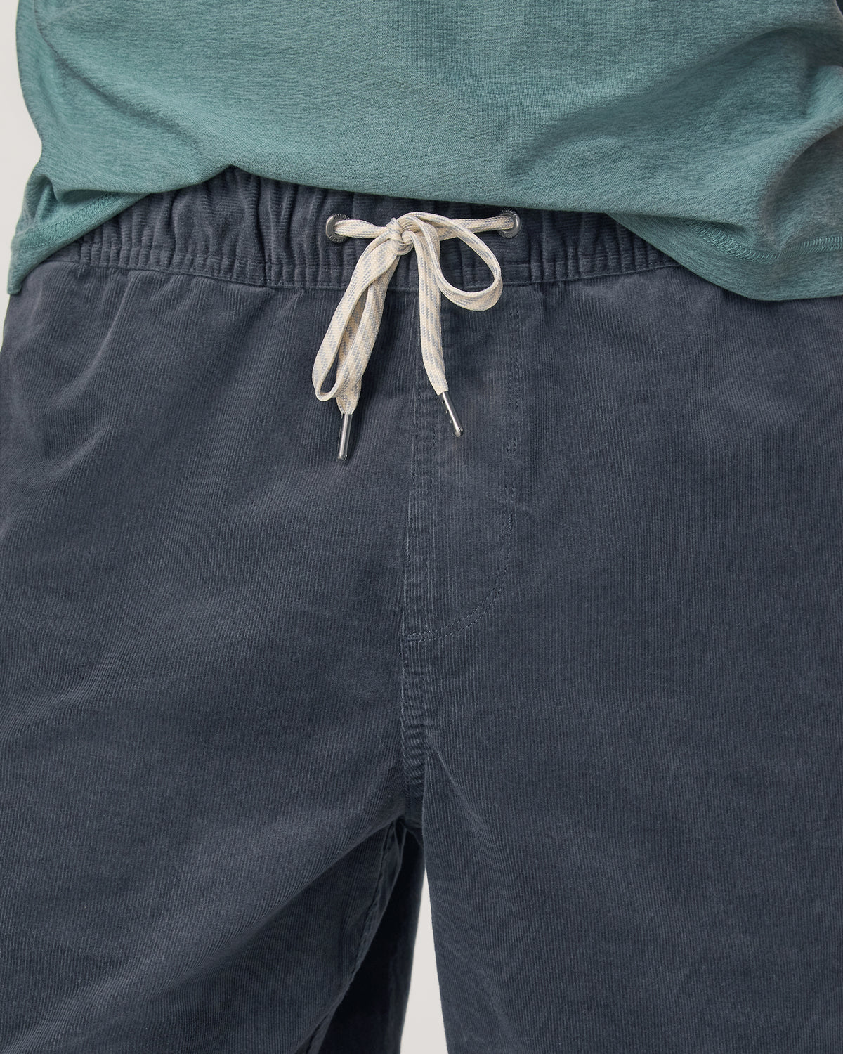 Men Vuori Optimist Elastic Waist Short 8" Men's Charcoal Shorts