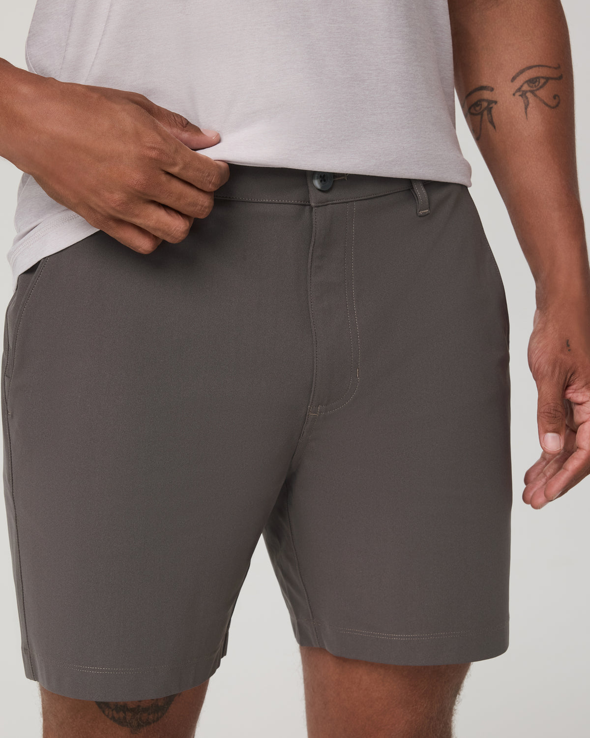 Men Vuori Meta Short 6" Men's Warm Grey Classic Chino Shorts