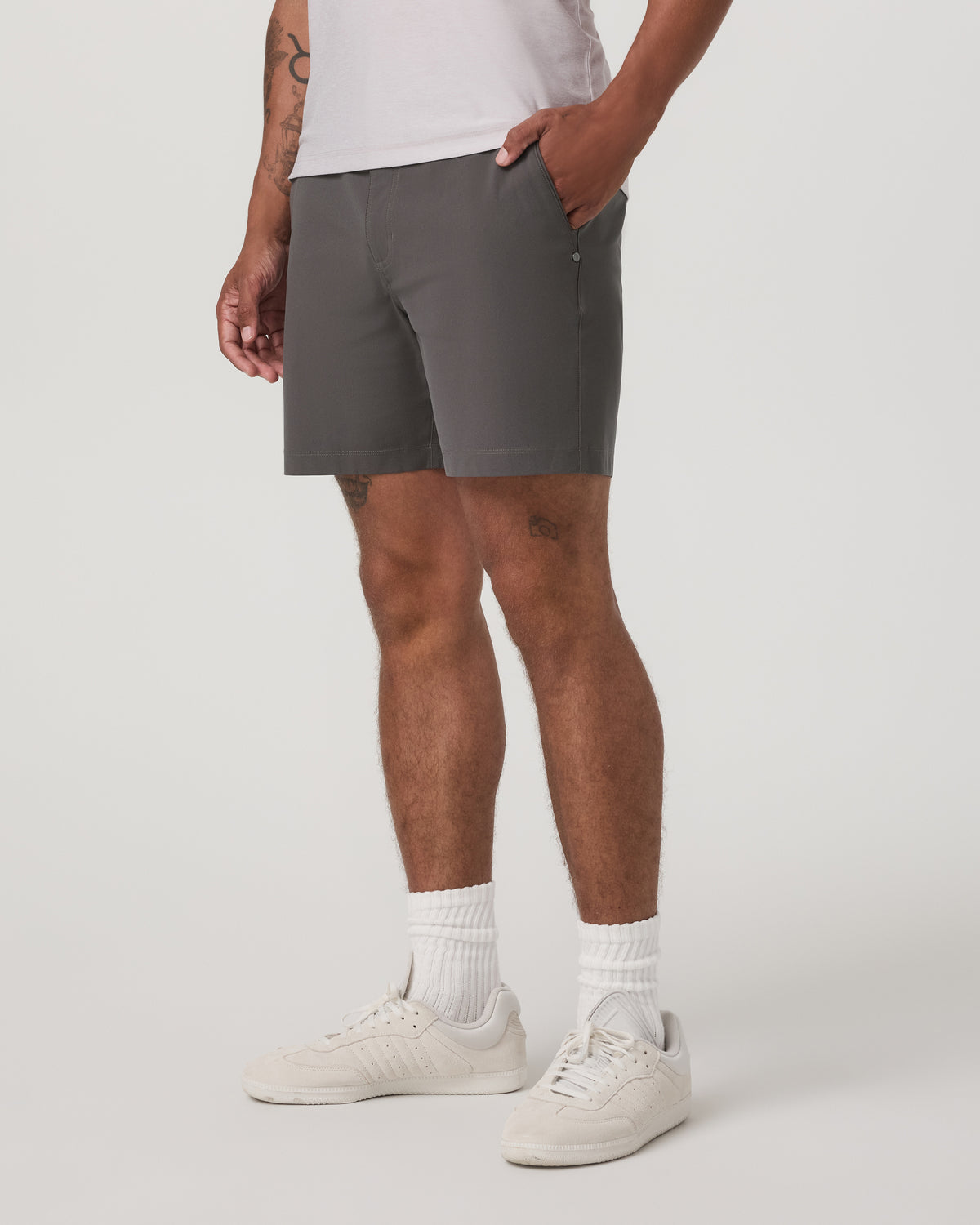 Men Vuori Meta Short 6" Men's Warm Grey Classic Chino Shorts