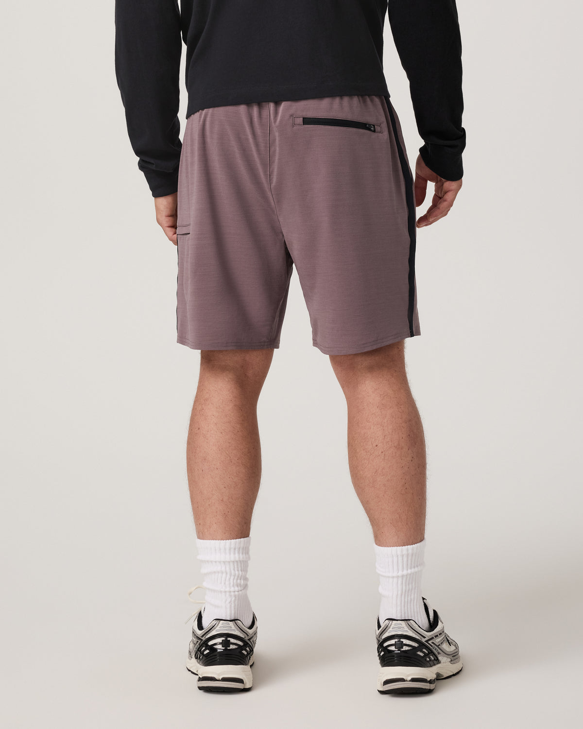 Men Vuori Elevate Kore Utility Short Lined 7" Men's Huckleberry Short
