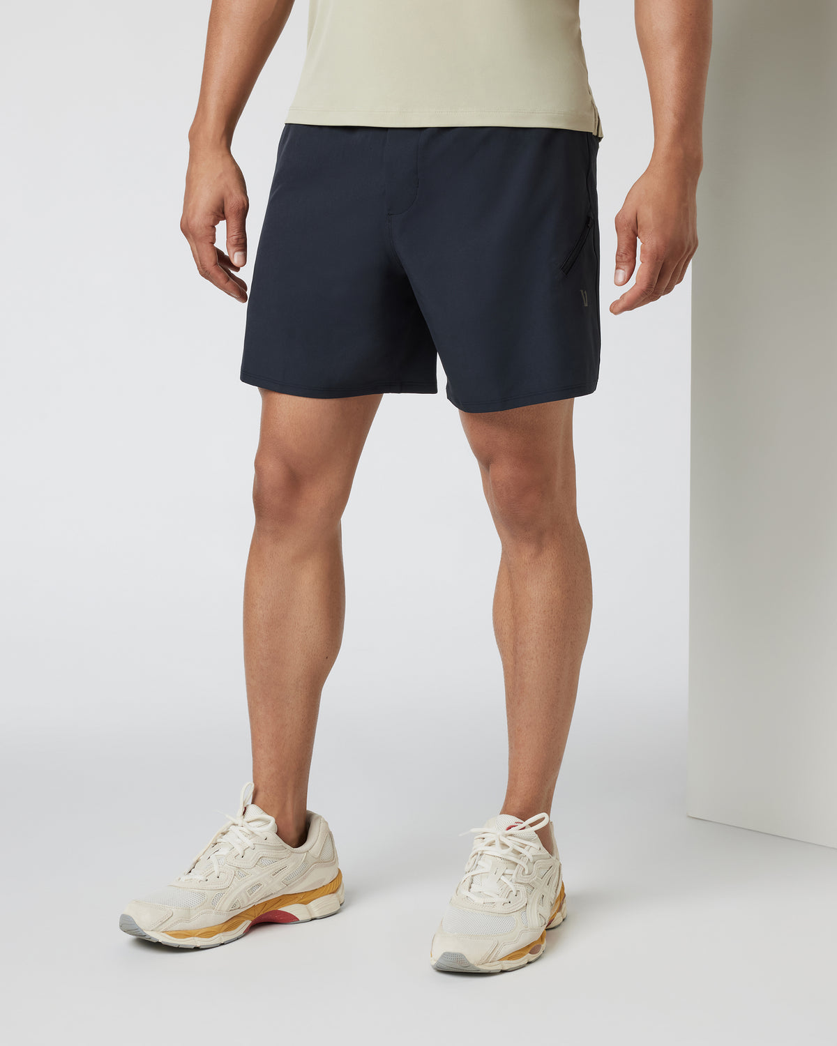 Men Vuori Qualify Run Short Lined 6" Men's Black Run Shorts