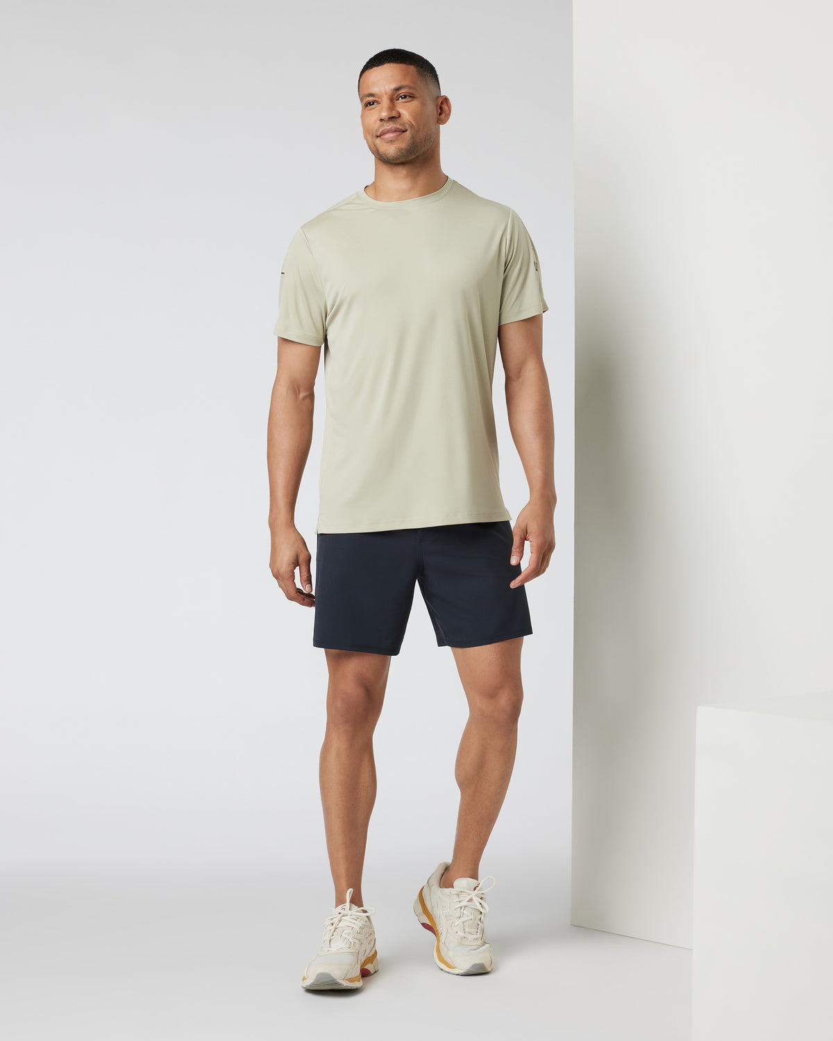 Men Vuori Qualify Run Short Lined 6" Men's Black Run Shorts