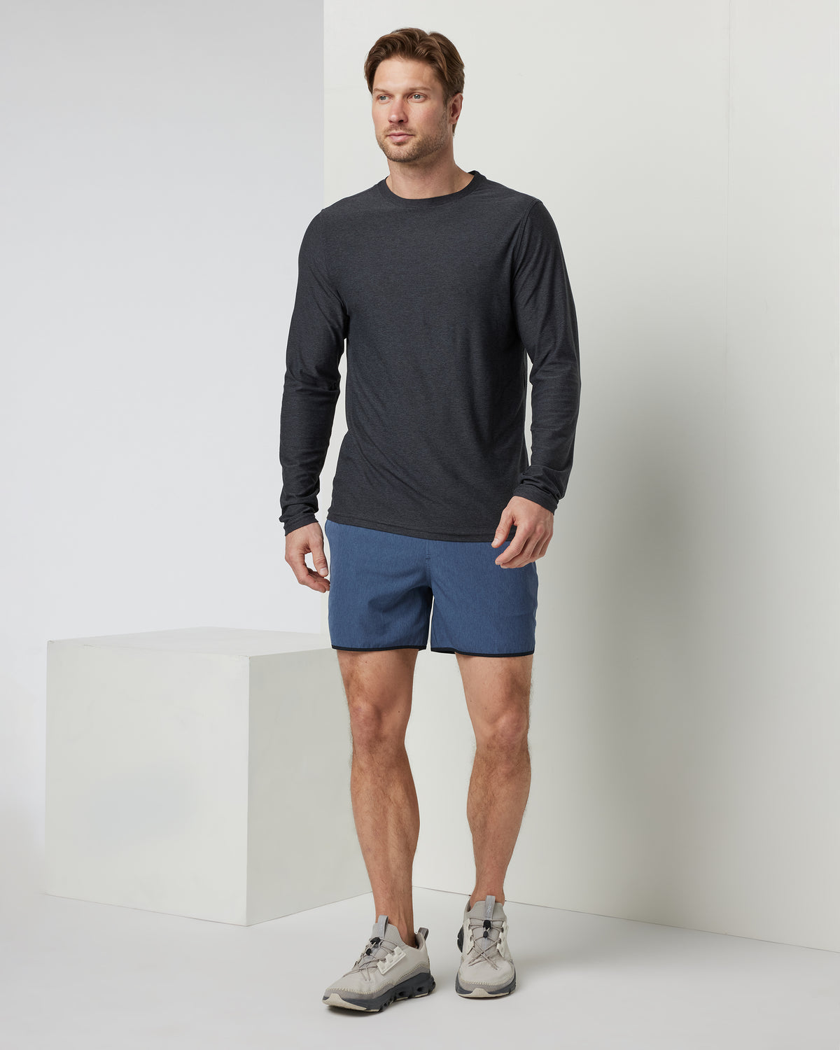 Men Vuori Banks Short 5" Azure Linen Texture