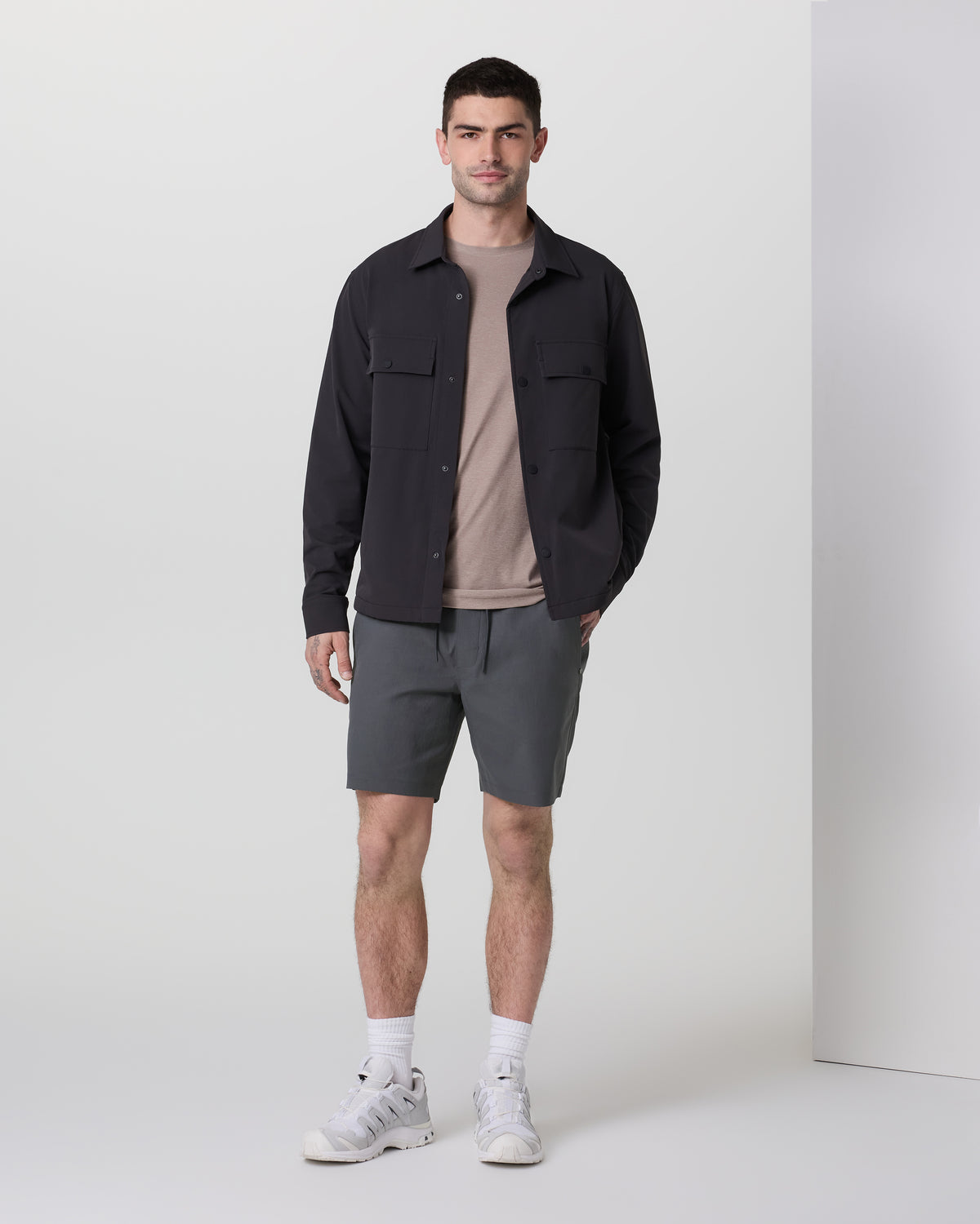 Men Vuori Cascade Crinkle Elastic Waist Short Classic Fit 8" Charcoal