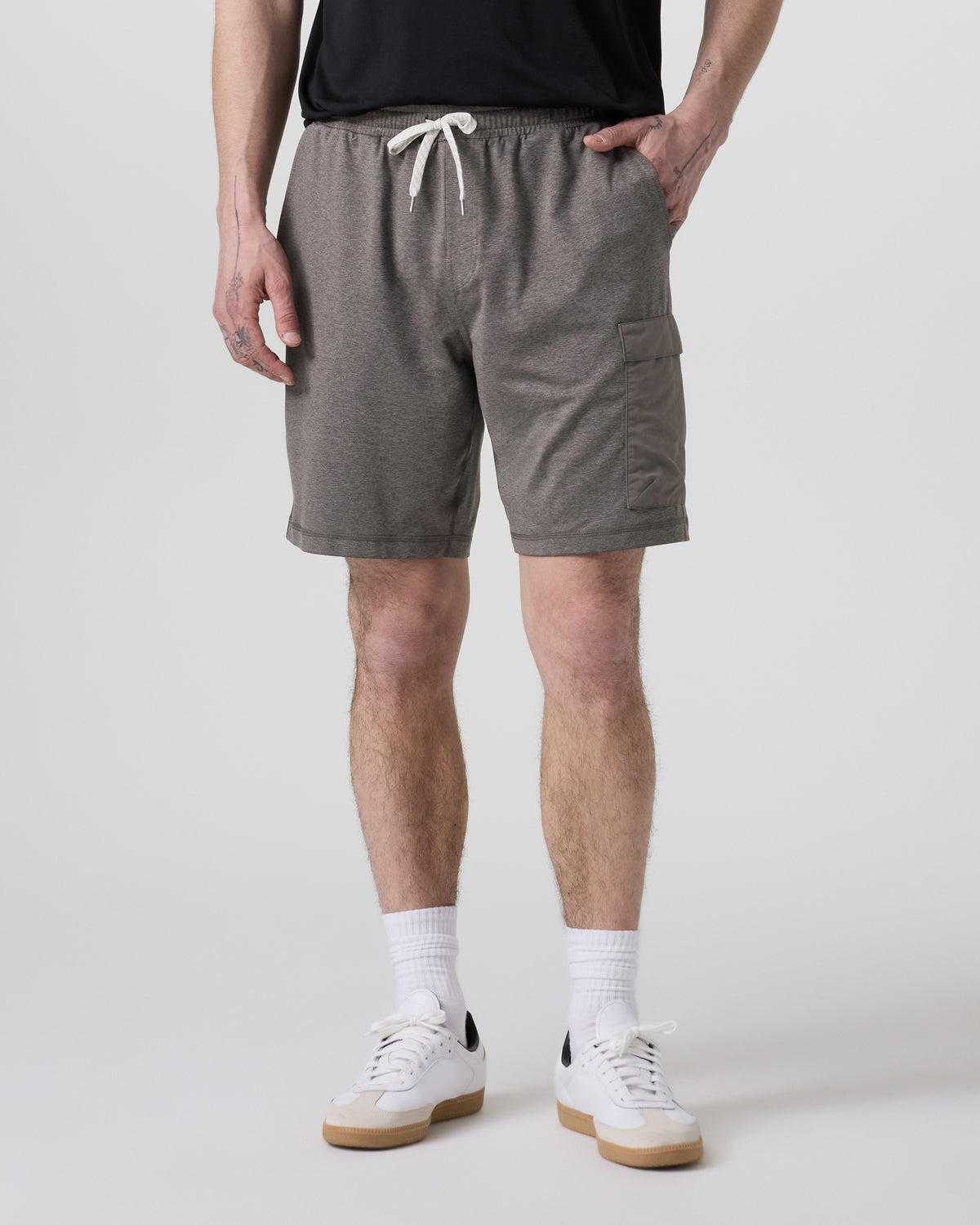 Men Vuori Sunday Performance Utility Short Classic Fit 8" Warm Grey Heather