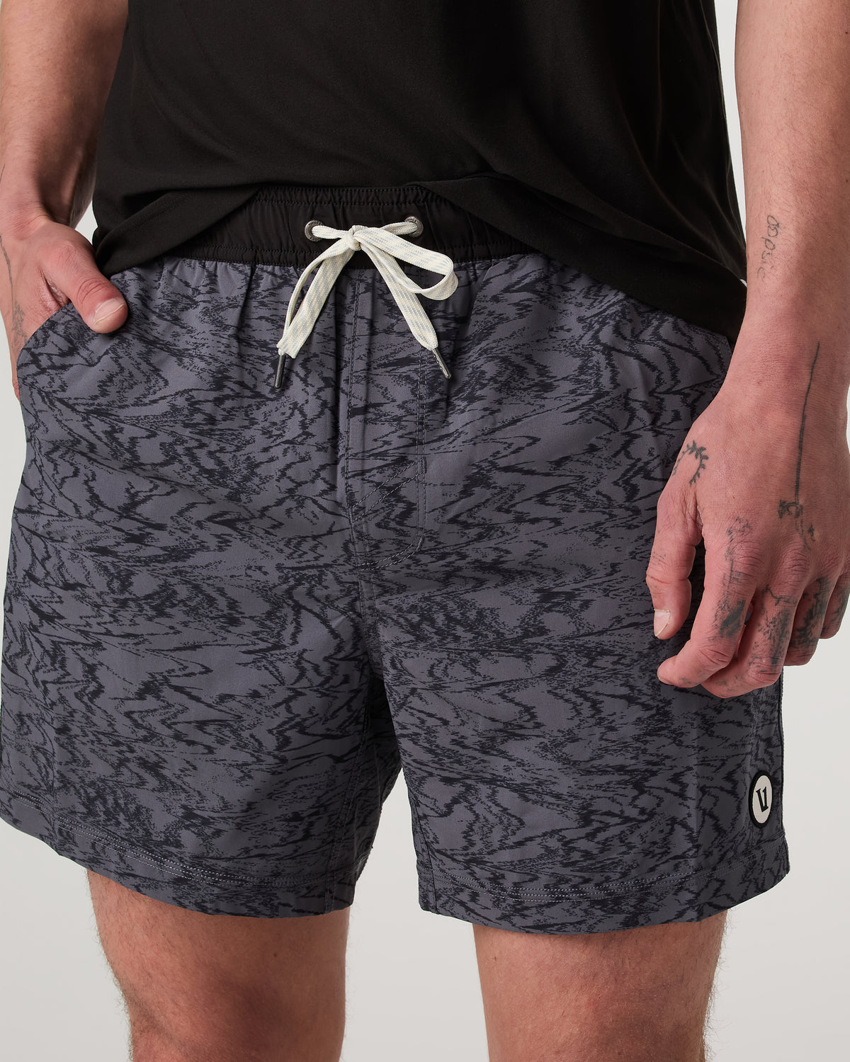 Men Vuori Kore Short Unlined 5" Men's Moonlight Sand Athletic Short
