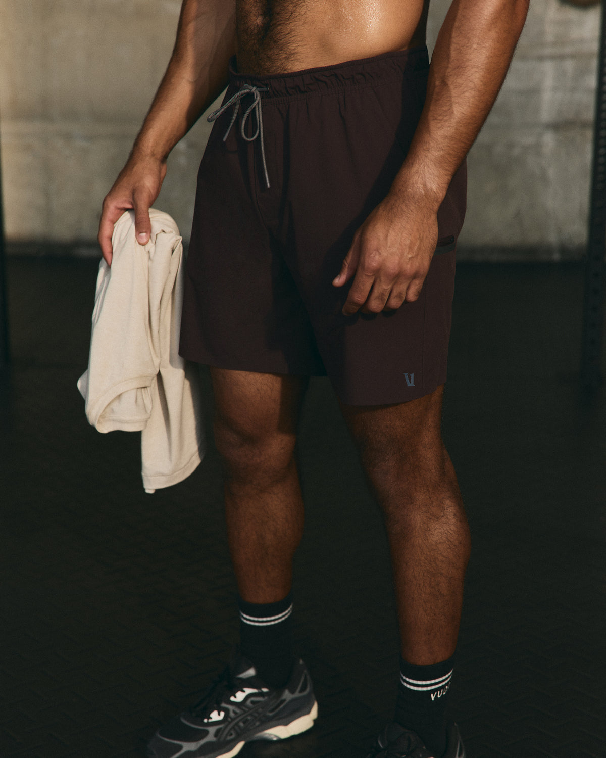 Men Vuori Grafton Short Lined 7" Men's Raisin Training Shorts