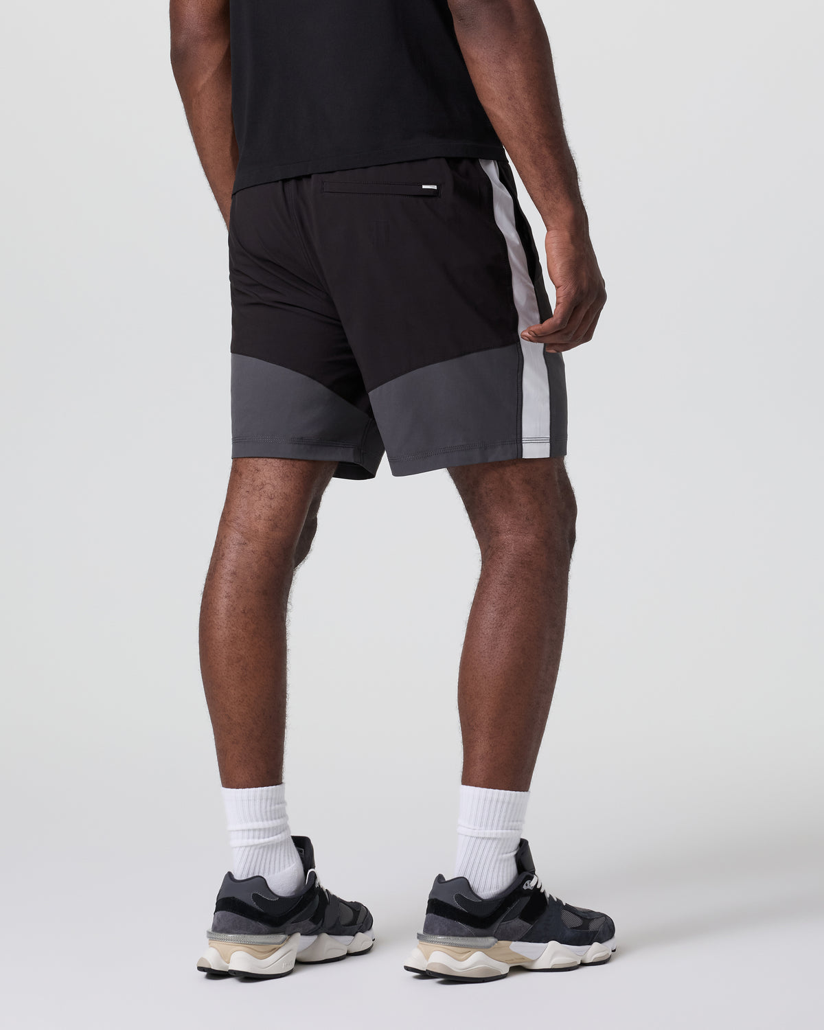 Men Vuori Kore Short X1 Lined Classic Fit 7" Black/Dark Pewter/Salt