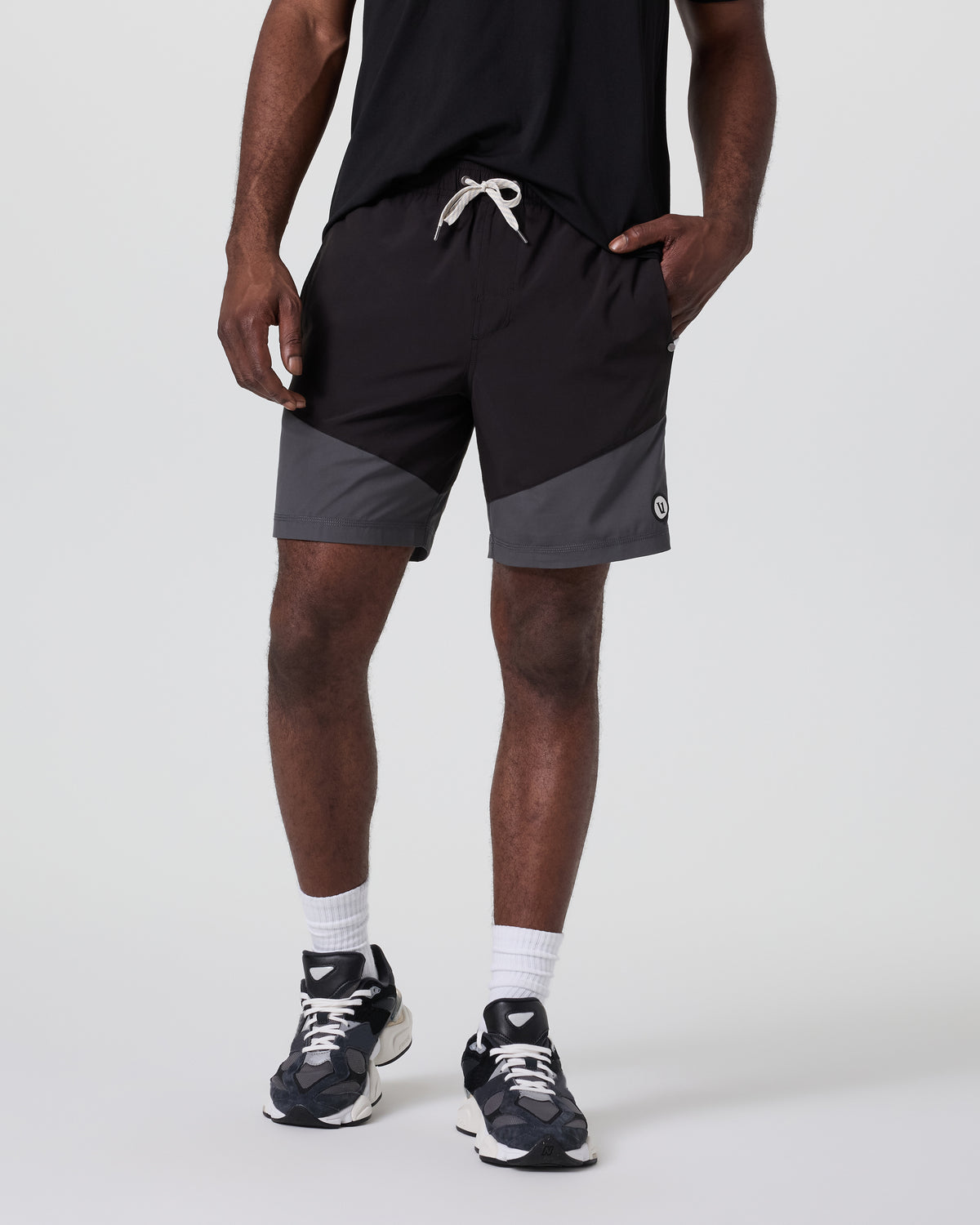 Men Vuori Kore Short X1 Lined Classic Fit 7" Black/Dark Pewter/Salt