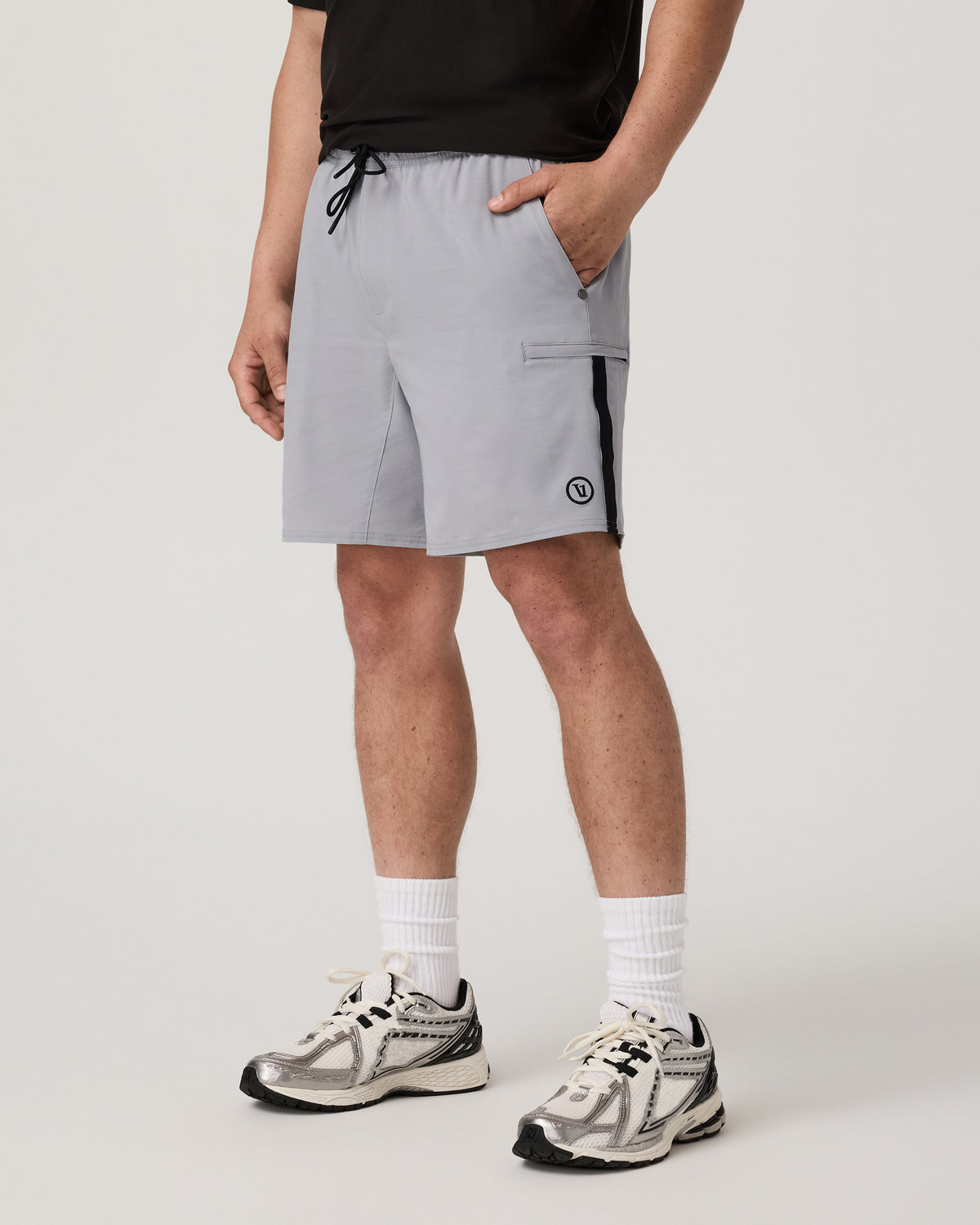 Men Vuori Elevate Kore Utility Short Lined 7" Men's Sea Fog Shorts