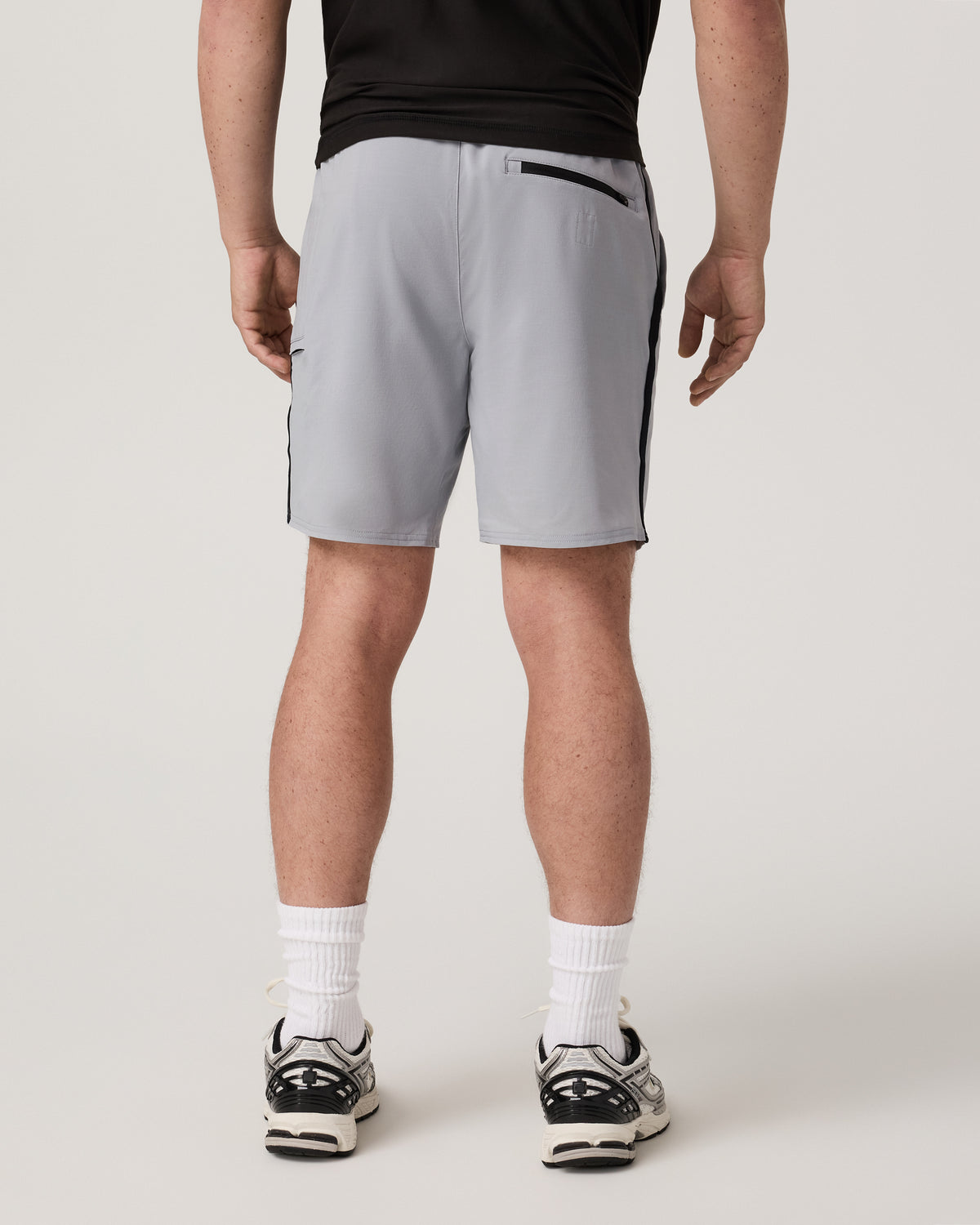 Men Vuori Elevate Kore Utility Short Lined 7" Men's Sea Fog Shorts