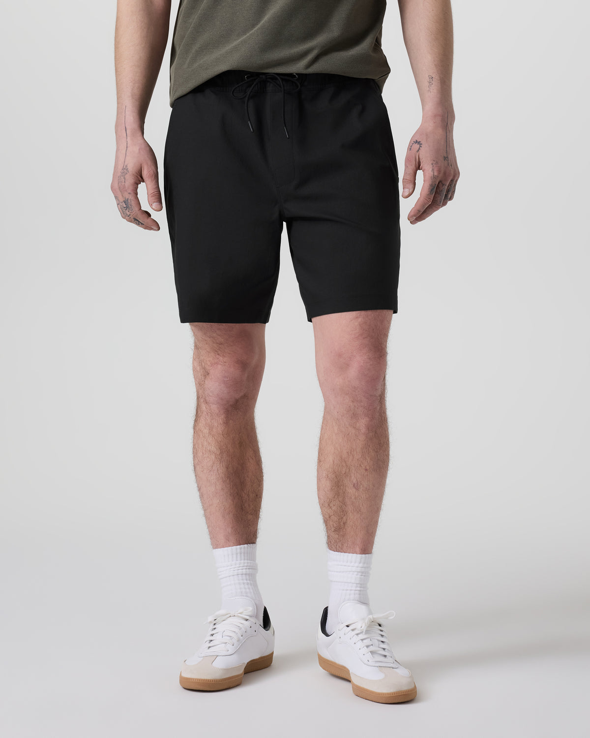 Men Vuori Cascade Crinkle Elastic Waist Short Classic Fit 8" Black