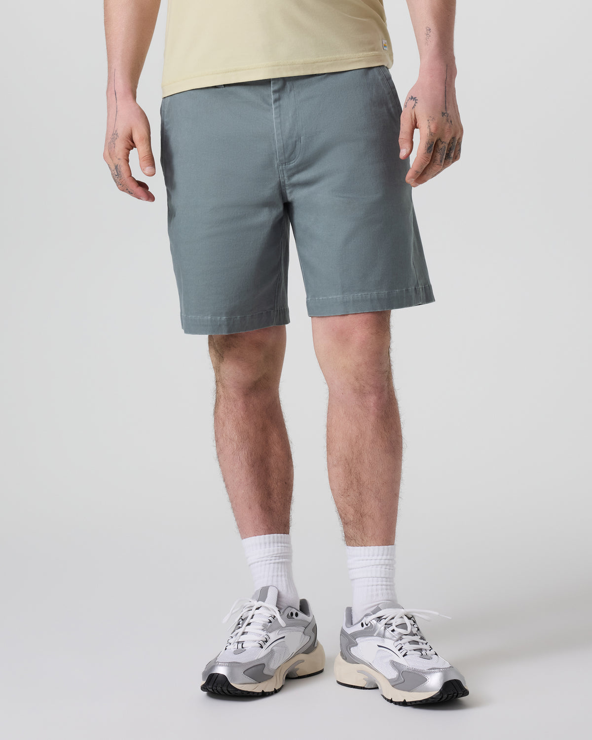 Men Vuori Fletcher Short Classic Fit 8" Dusty Blue