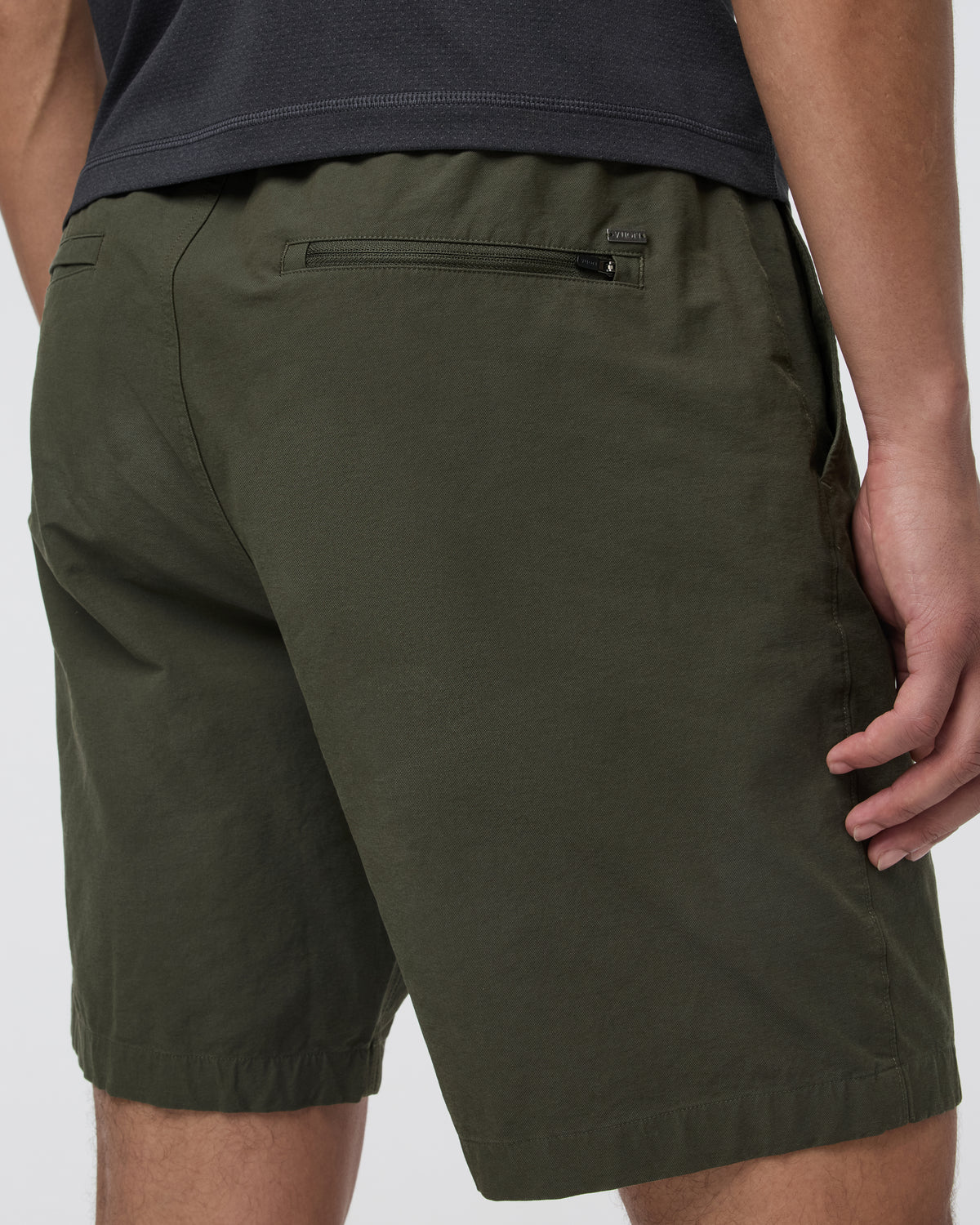 Men Vuori Barren Explorer Short Classic Fit 8" Kale