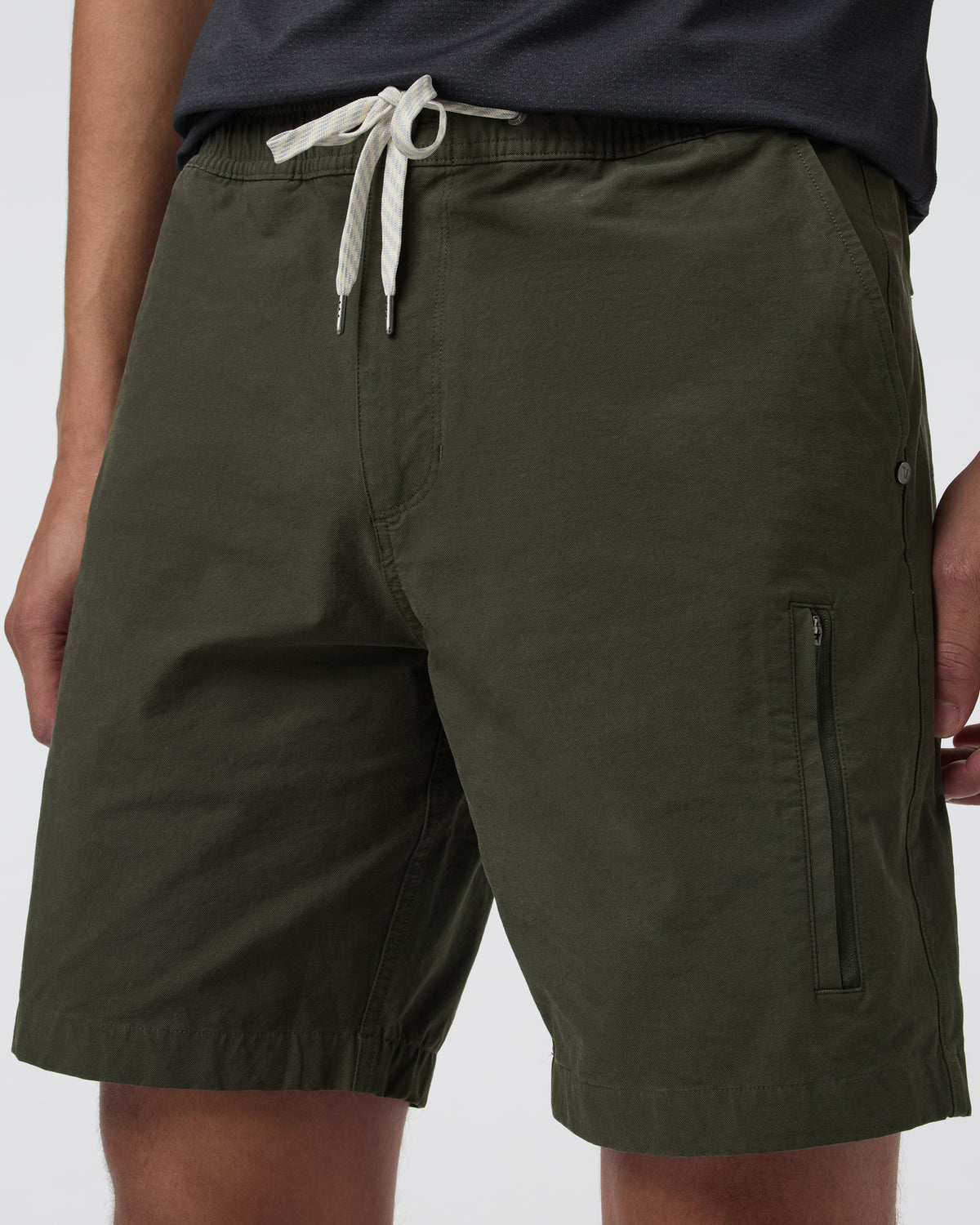 Men Vuori Barren Explorer Short Classic Fit 8" Kale