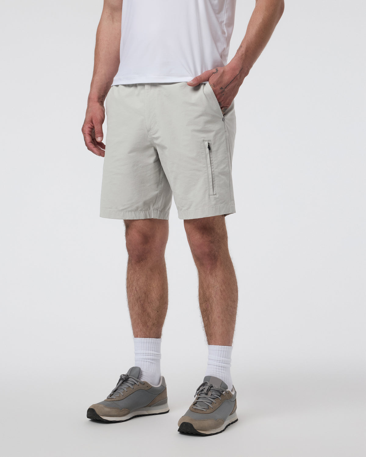 Men Vuori Barren Explorer Short Classic Fit 8" Talc