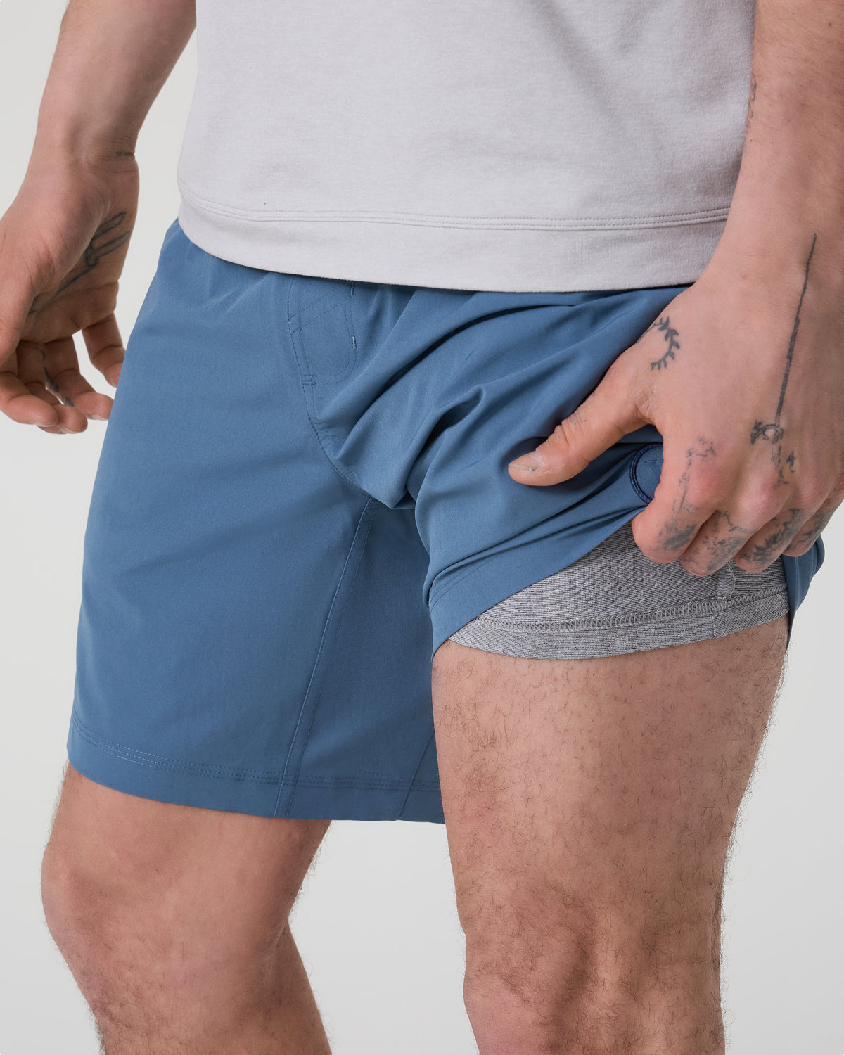 Men Vuori Kore Short Lined 7" Men's Pool Blue Tonal Athletic Shorts