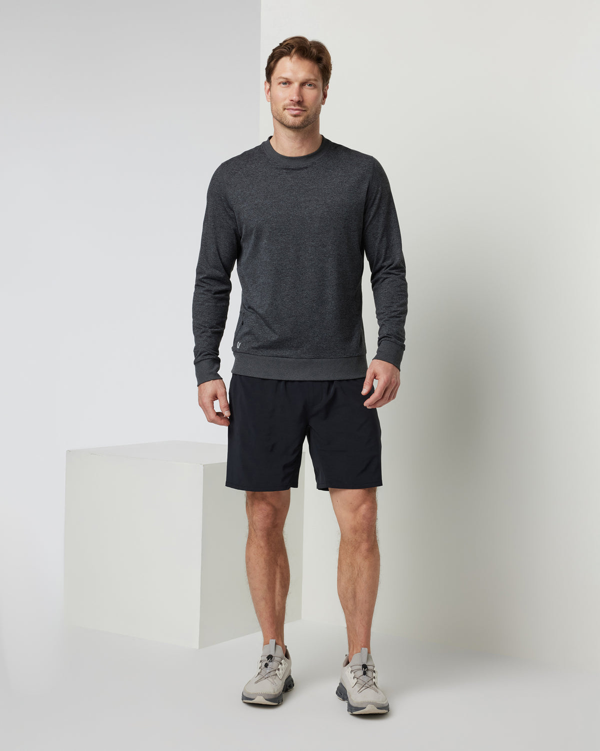 Men Vuori Ponto Performance Crew Charcoal Grey Crew Neck