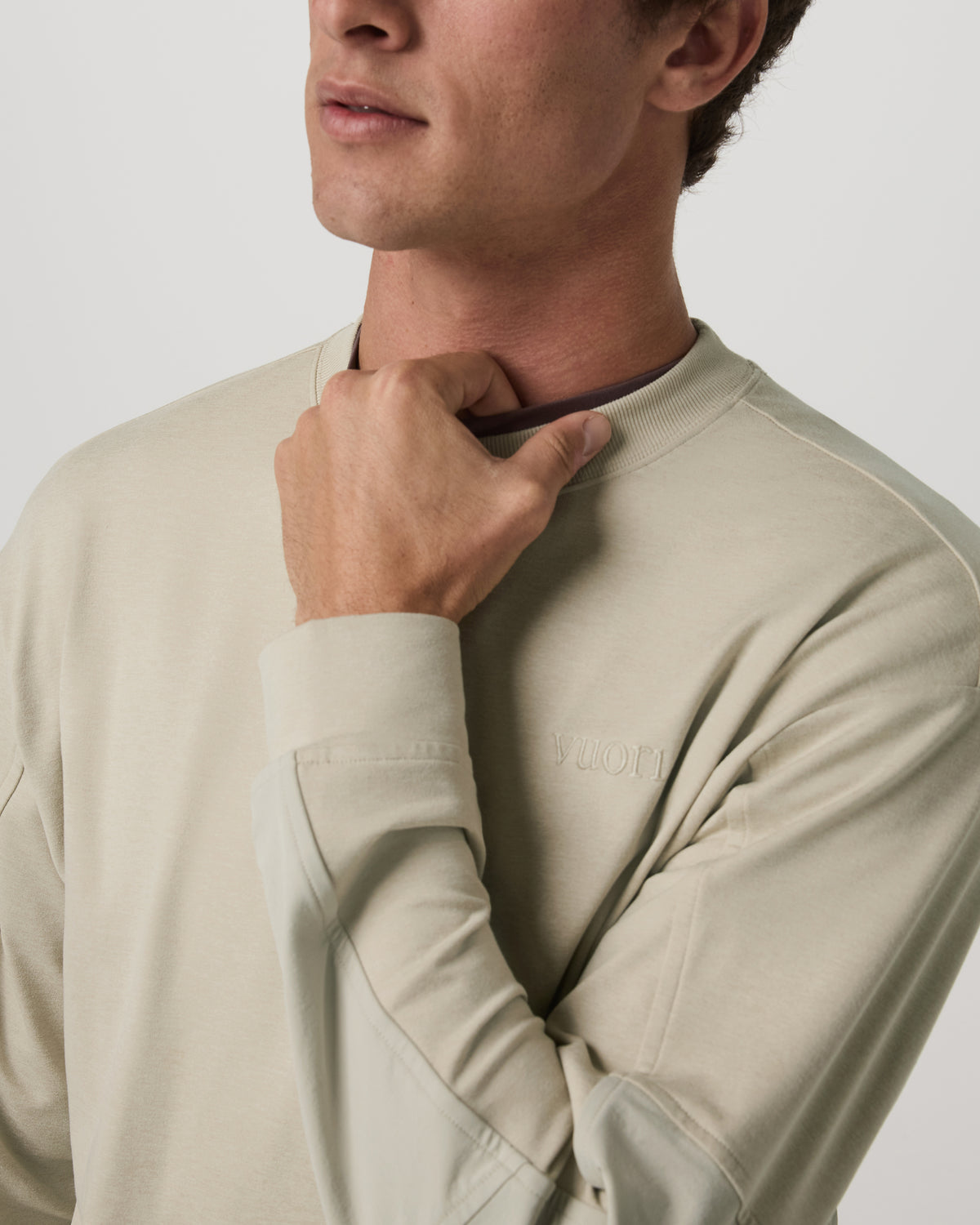 Men Vuori Men's Coronado Mixed Media Crew Limestone Heather