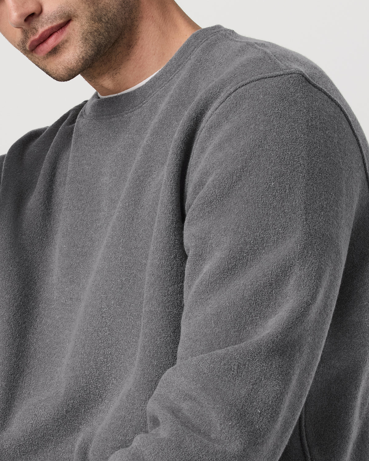 Men Vuori Beach Fleece Crew Men's Pinecone Heather Crewneck