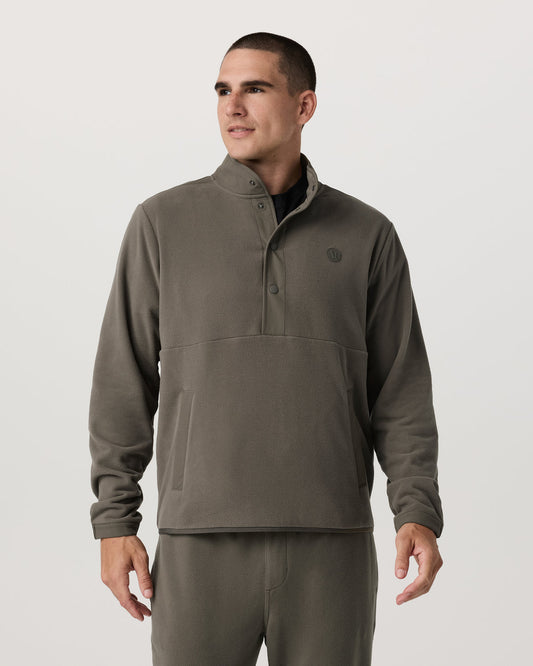 Men Vuori Aspen 1/2 Snap Men's Fleece Mock-Neck Pullover in Root