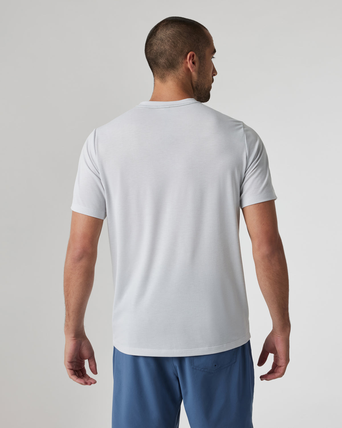 Men Vuori Current Tech Tee Men's Frost Grey Lightweight Shirt
