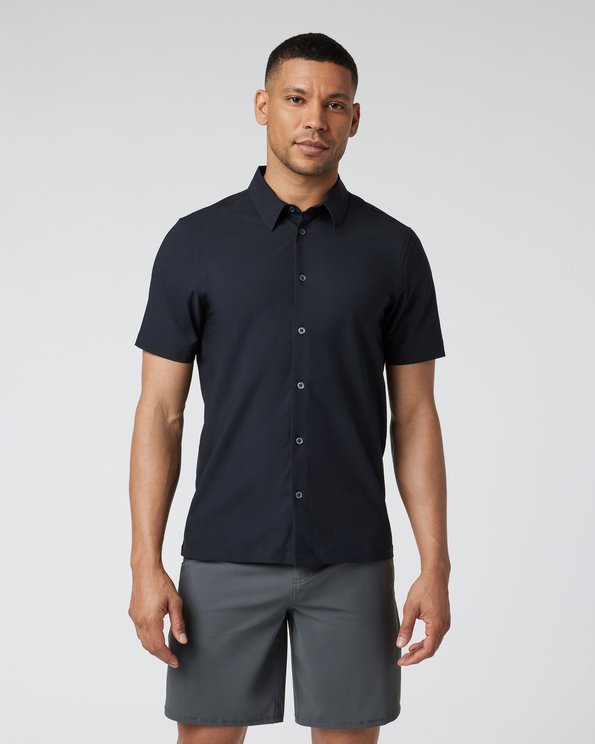 Men Vuori Short-Sleeve Manhattan Button Down Black