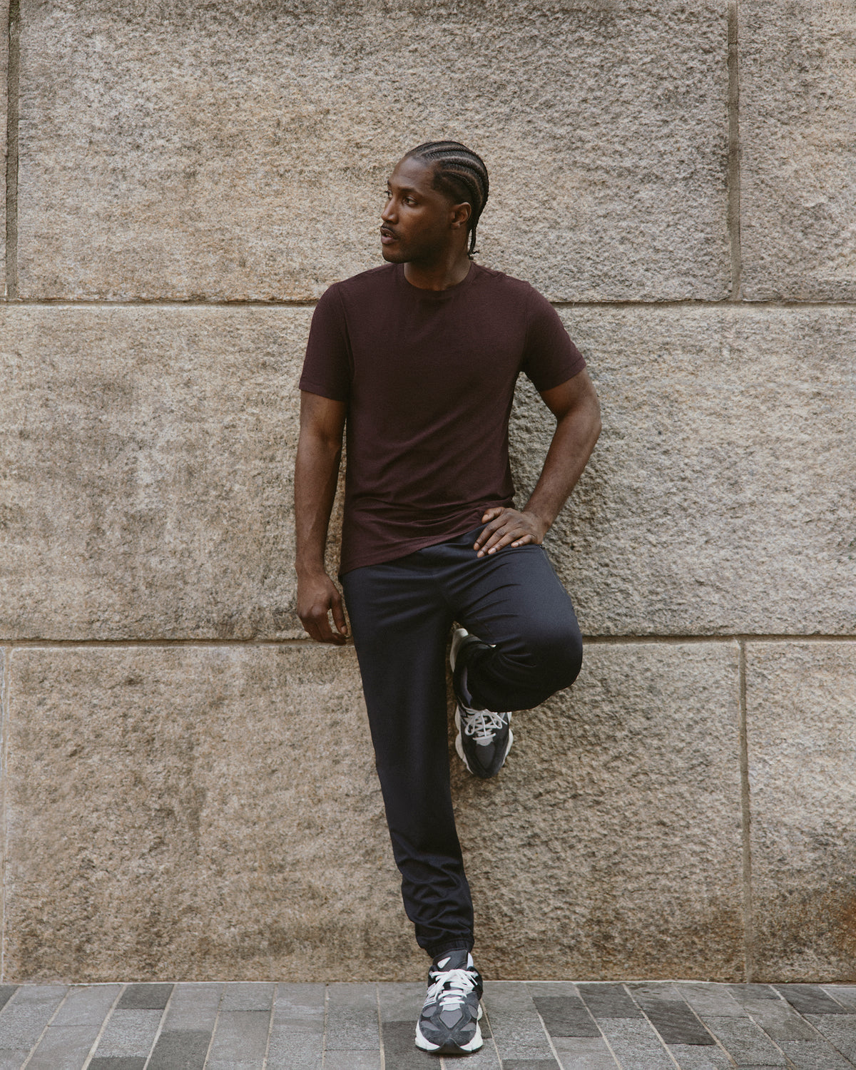 Men Vuori Strato Tech Tee Men's Raisin Heather Performance Shirt