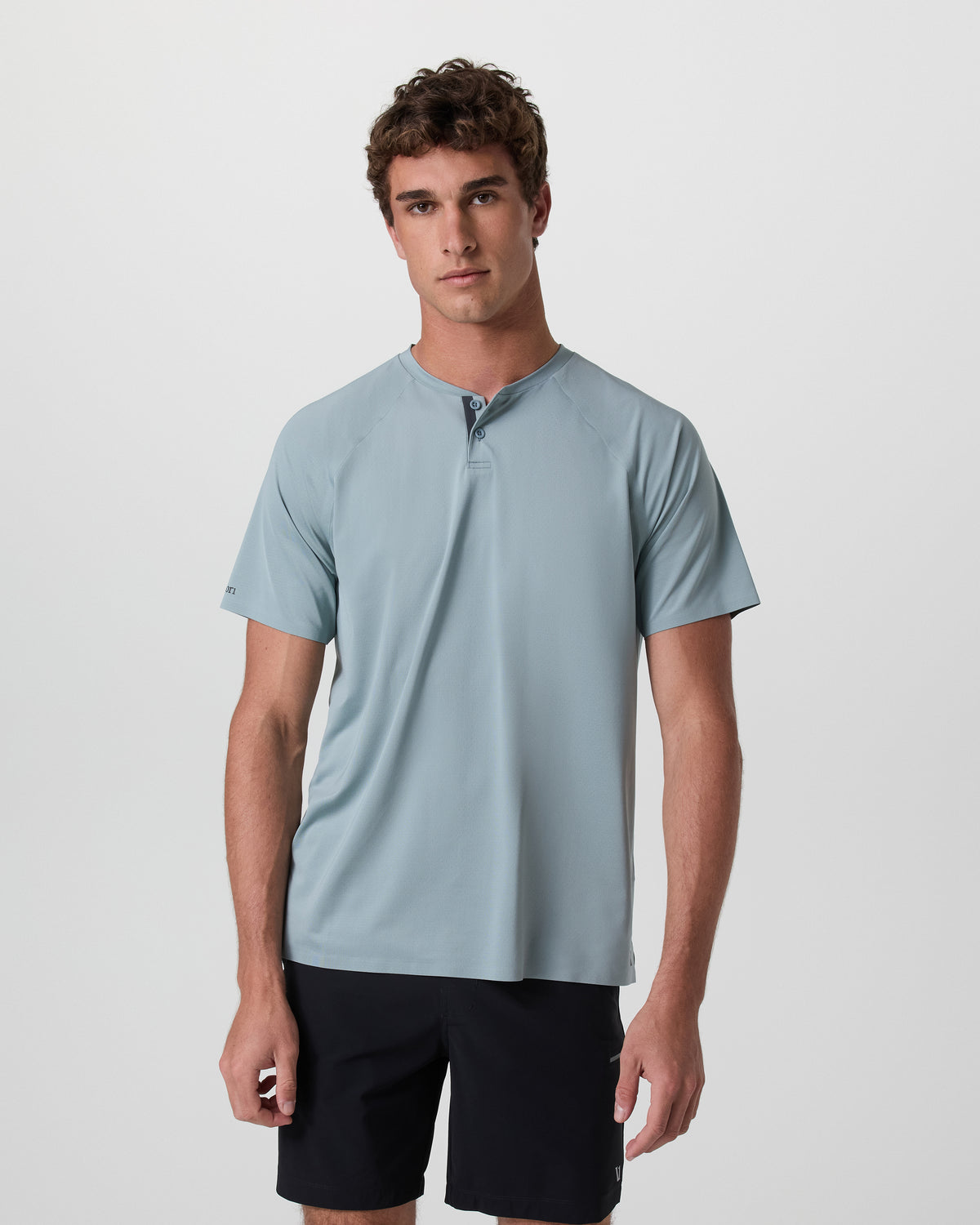 Men Vuori Short Sleeve Viewpoint Henley Mist