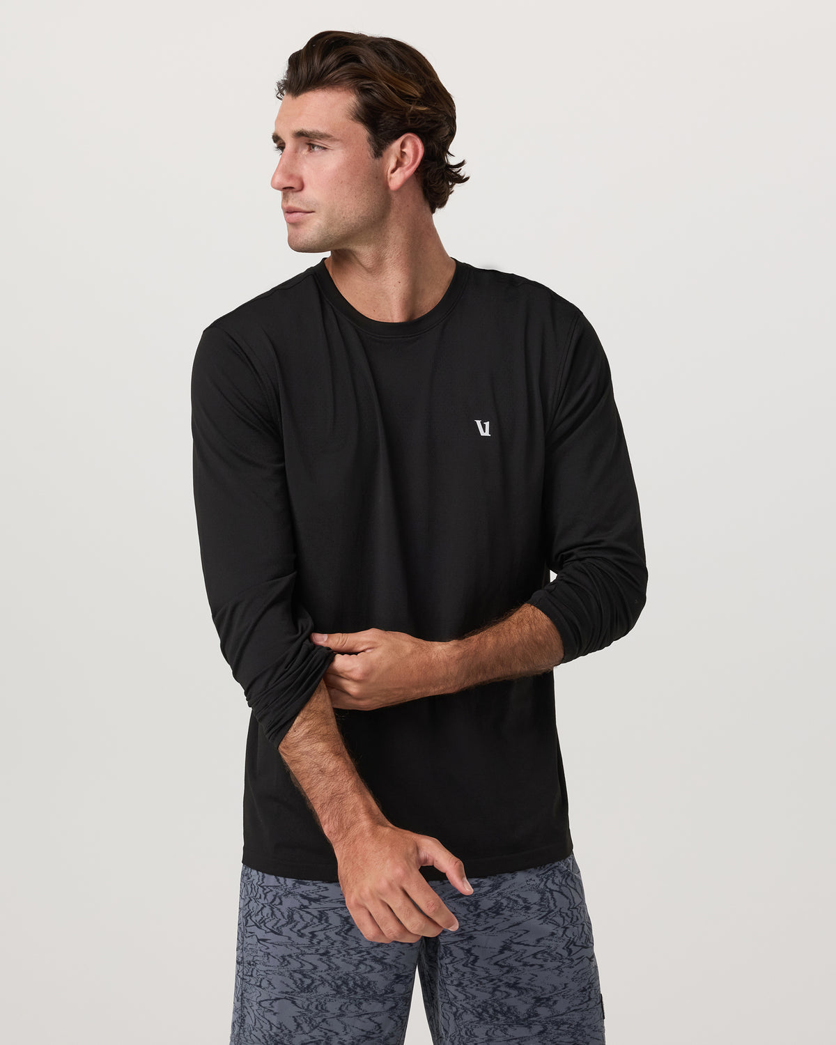 Men Vuori Men's Long Sleeve Clearview Seamless Tee Black