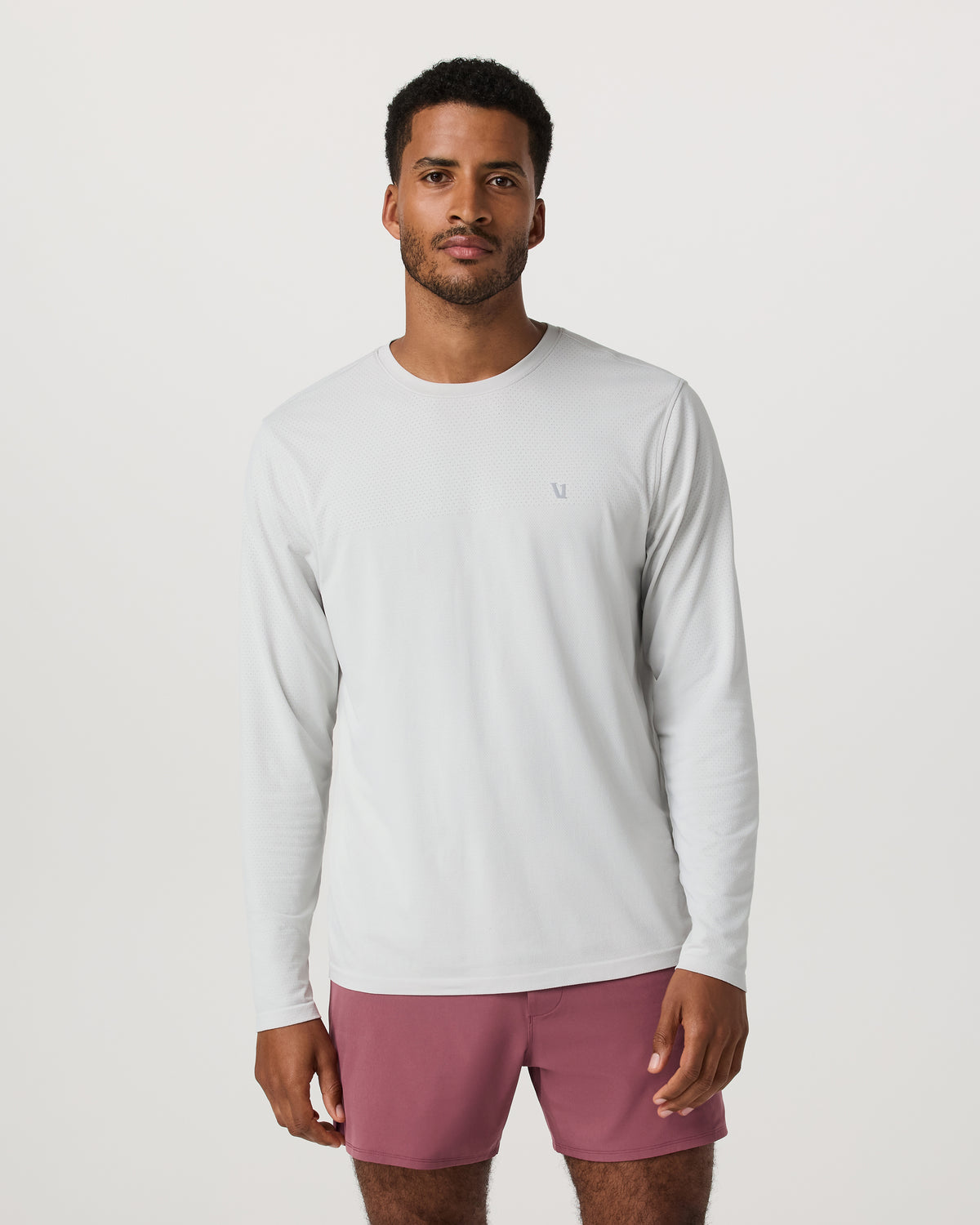 Men Vuori Men's Long Sleeve Clearview Seamless Tee Frost Grey Shirt