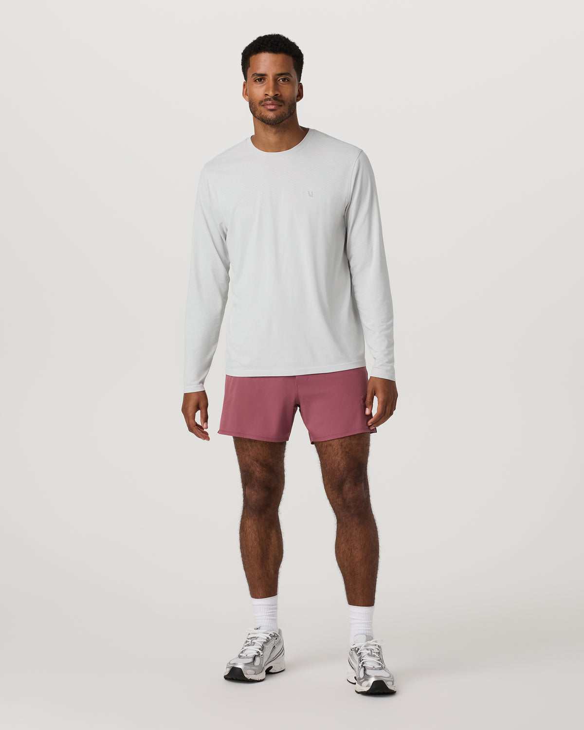 Men Vuori Men's Long Sleeve Clearview Seamless Tee Frost Grey Shirt