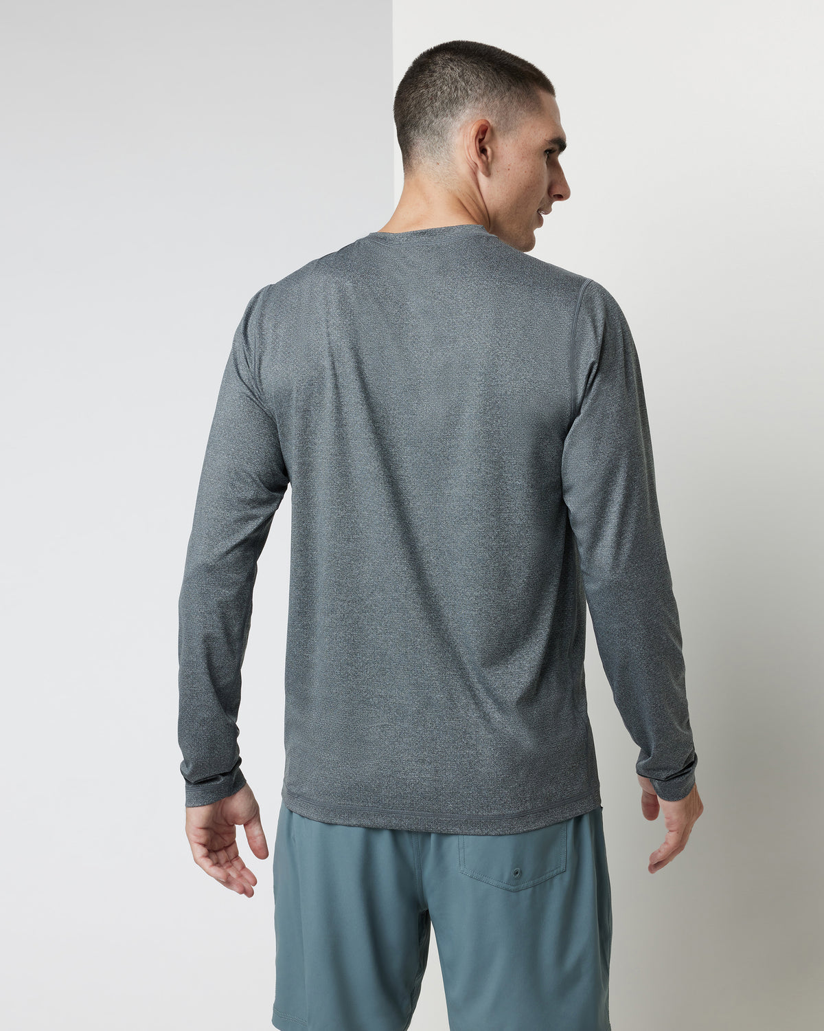Men Vuori Long Sleeve Tradewind Performance Tee 2.0 Heather Grey