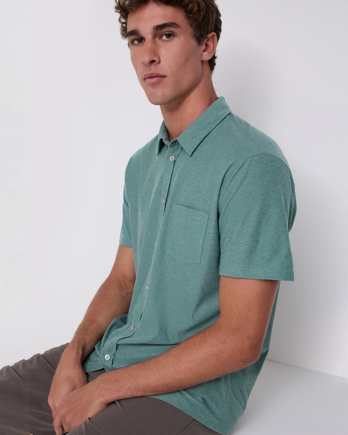 Men Vuori Short Sleeve Strato Button Down Bluegrass Heather