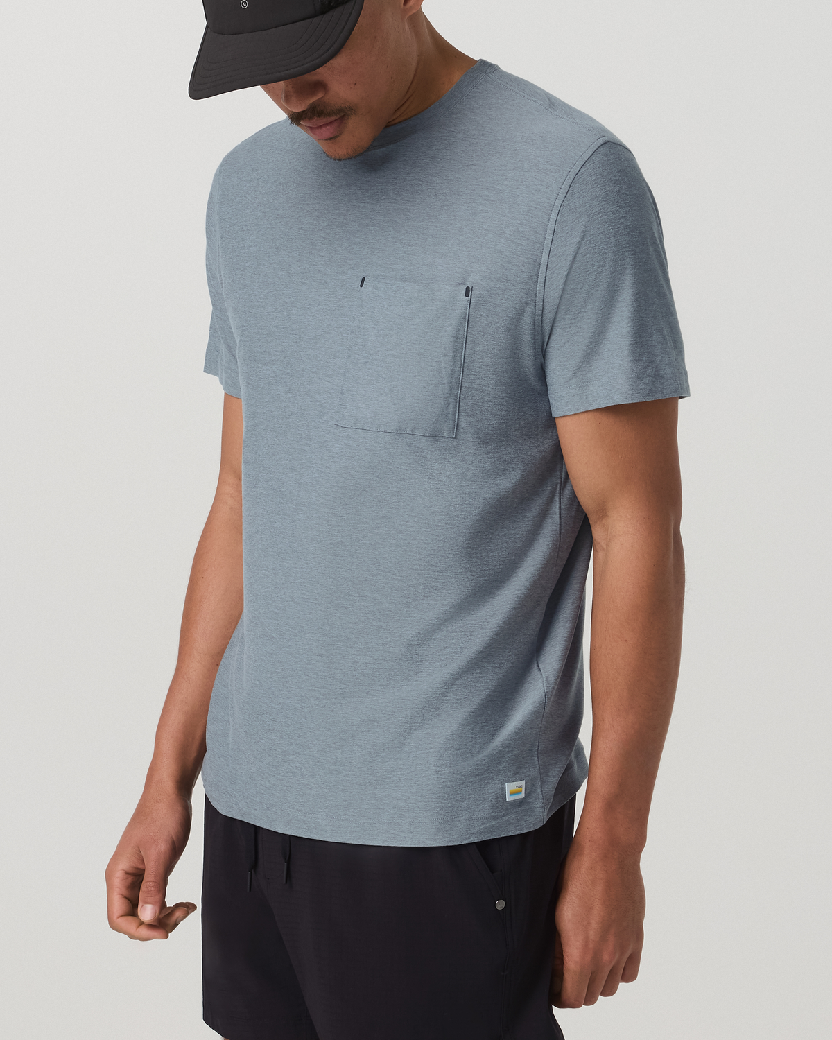 Men Vuori Short Sleeve Strato Pocket Tee-Relaxed Fit Dusty Blue Heather